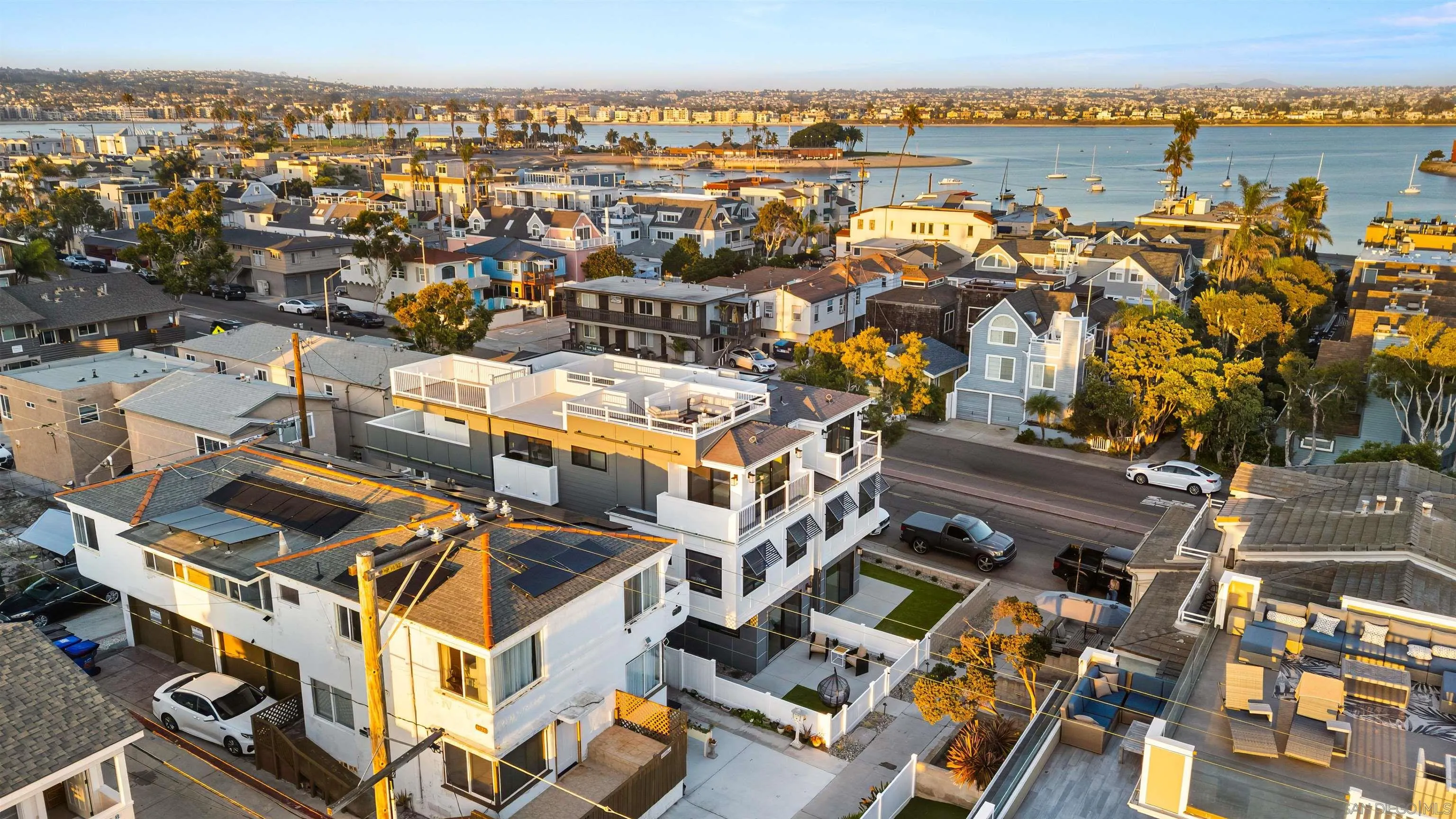 https://cdn.realtyfeed.com/cdn/127/250041286/0669eae3c68970de7e75c4b2deeb8e30.webp