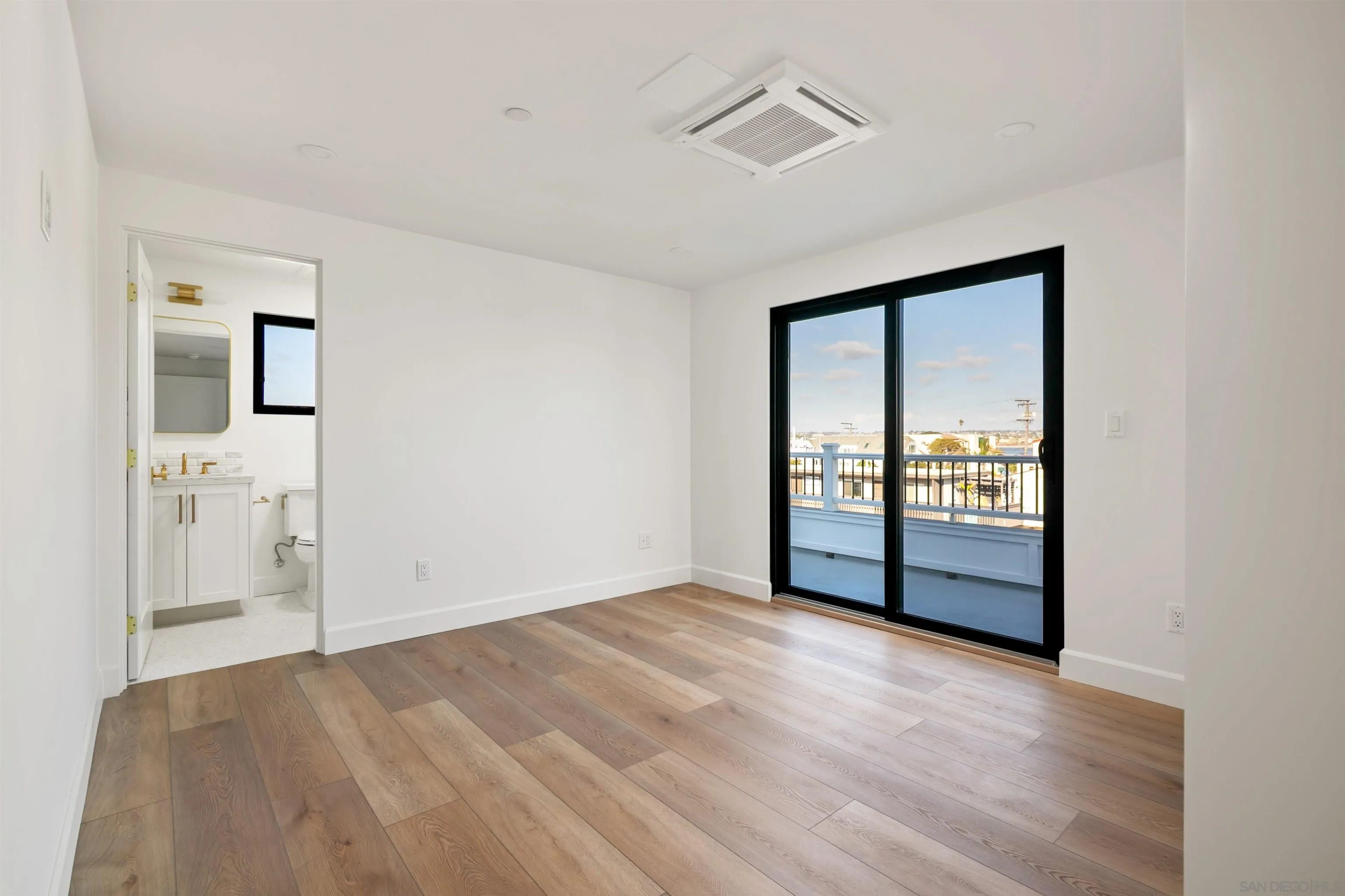 https://cdn.realtyfeed.com/cdn/127/250041286/07570493c968f0ee5b4b3b66906df23e.webp