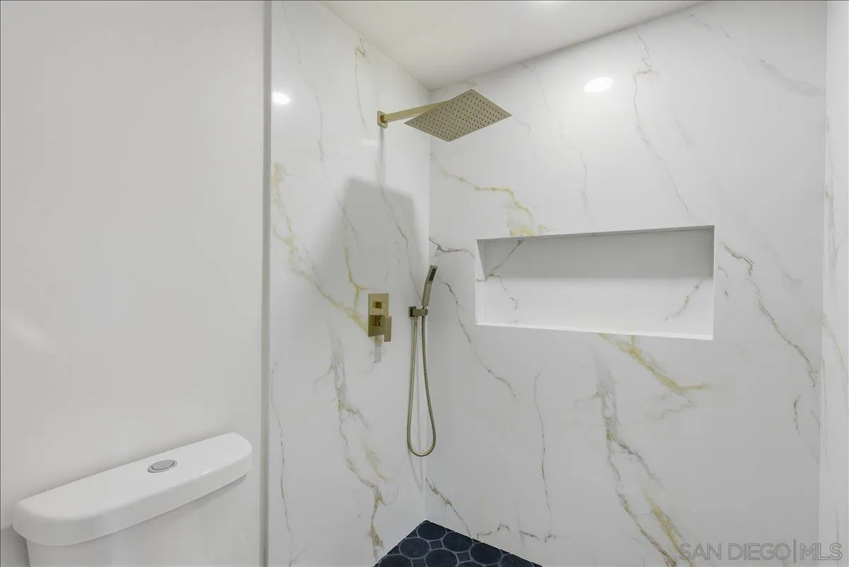 https://cdn.realtyfeed.com/cdn/127/250041288/f3dcc479a4f0c9ec0bba01d168e4bb7d.webp