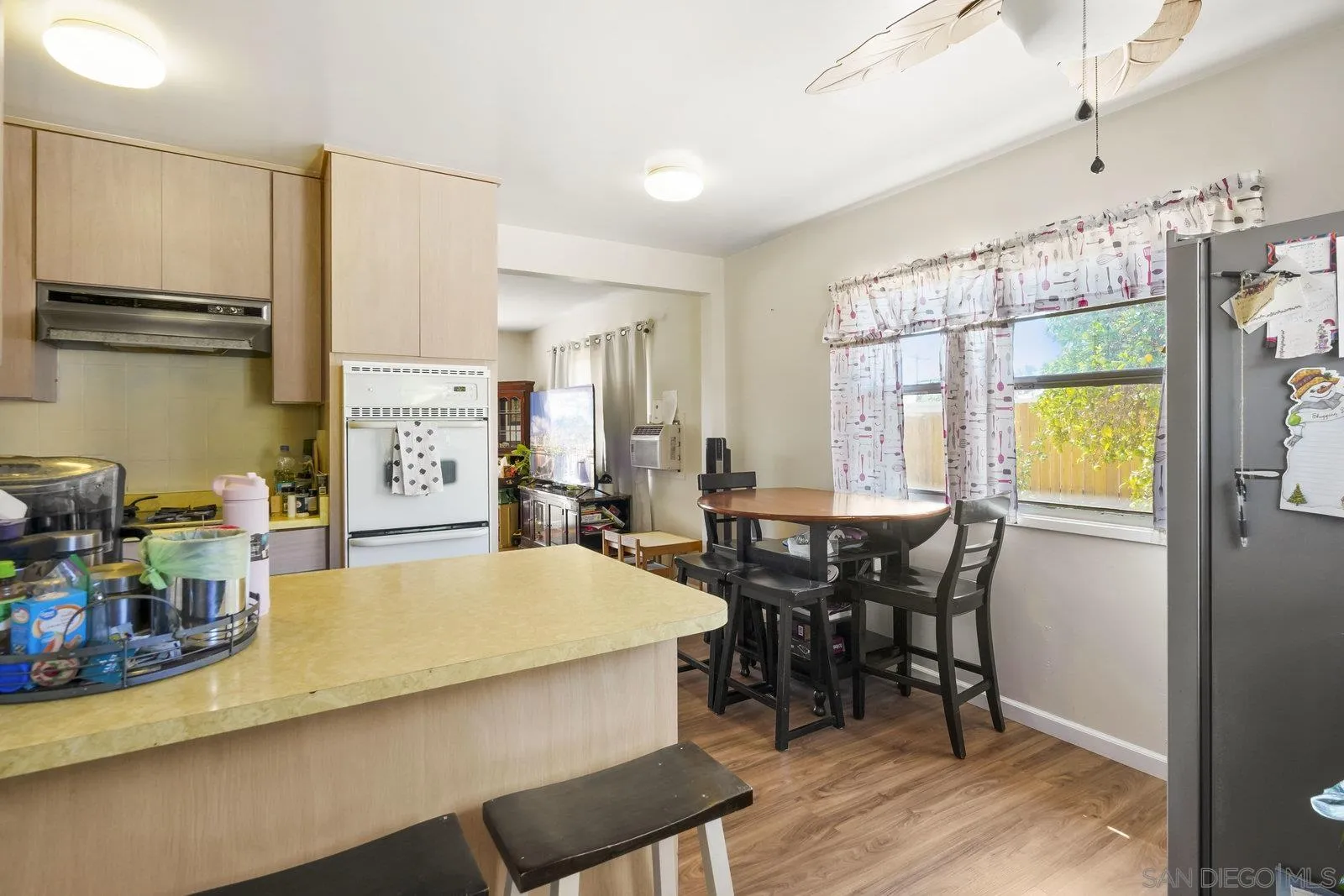 https://cdn.realtyfeed.com/cdn/127/250041289/1821444569a2f18ed5a9f8df5c3ff400.webp