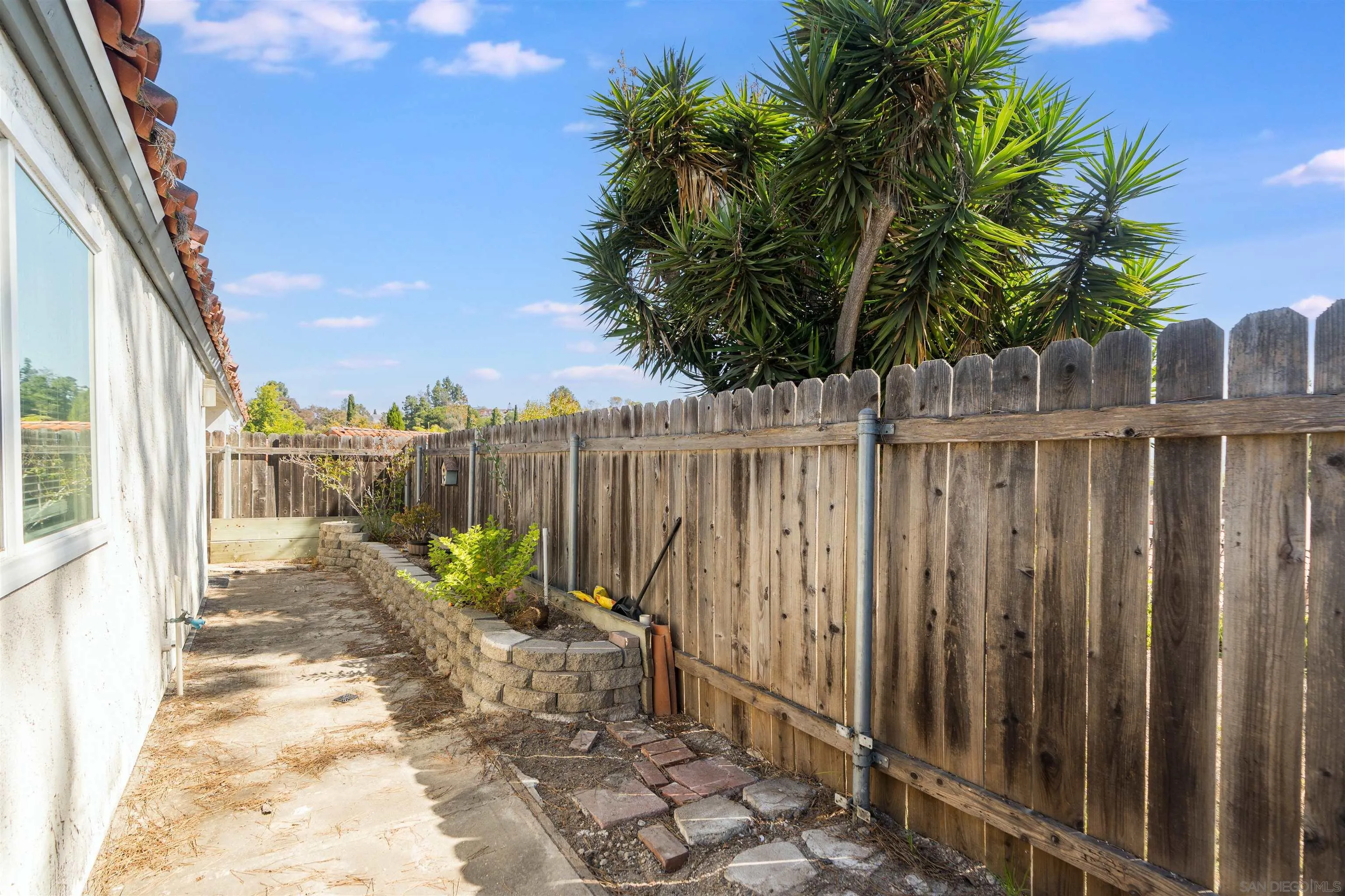 https://cdn.realtyfeed.com/cdn/127/250041290/c4663b940cd58c42034110ddb59e482b.webp