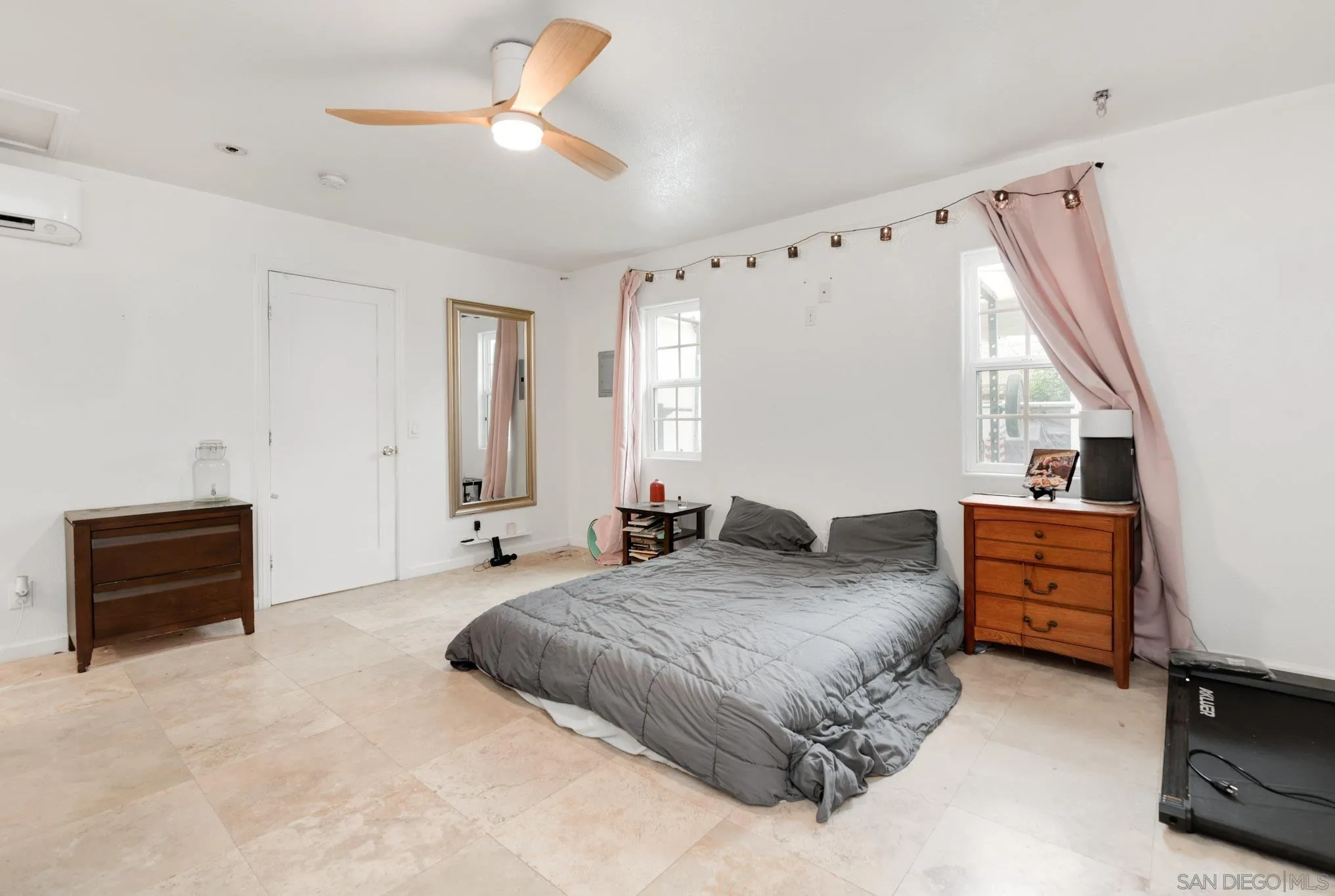 https://cdn.realtyfeed.com/cdn/127/250041291/f1b84be657377e15598f4a063e248866.webp