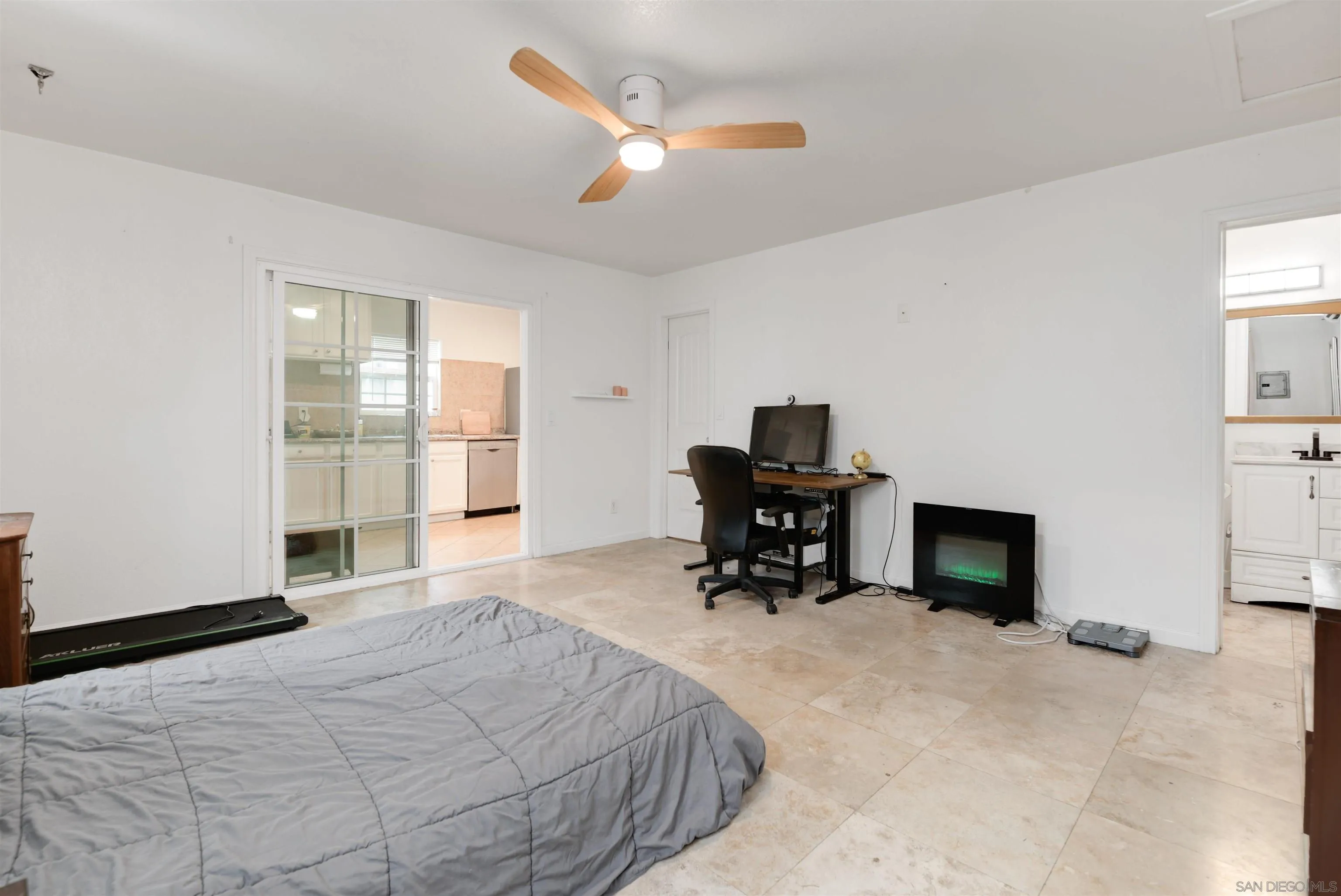 https://cdn.realtyfeed.com/cdn/127/250041291/fa0e535162e1b38b637eab1f94827c4c.webp