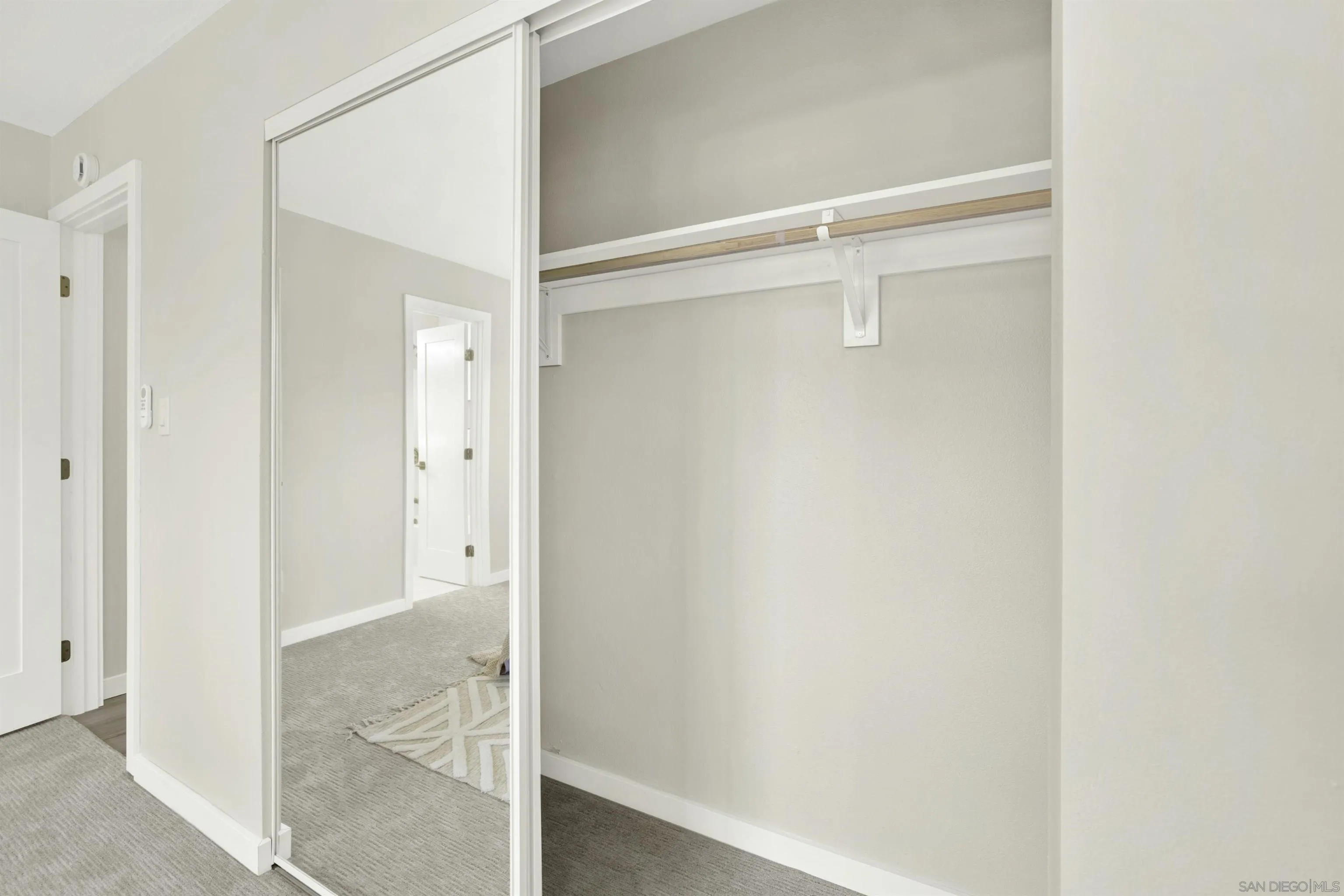 https://cdn.realtyfeed.com/cdn/127/250041293/1a9ba7d4231e7689e2611a9950ff44b5.webp