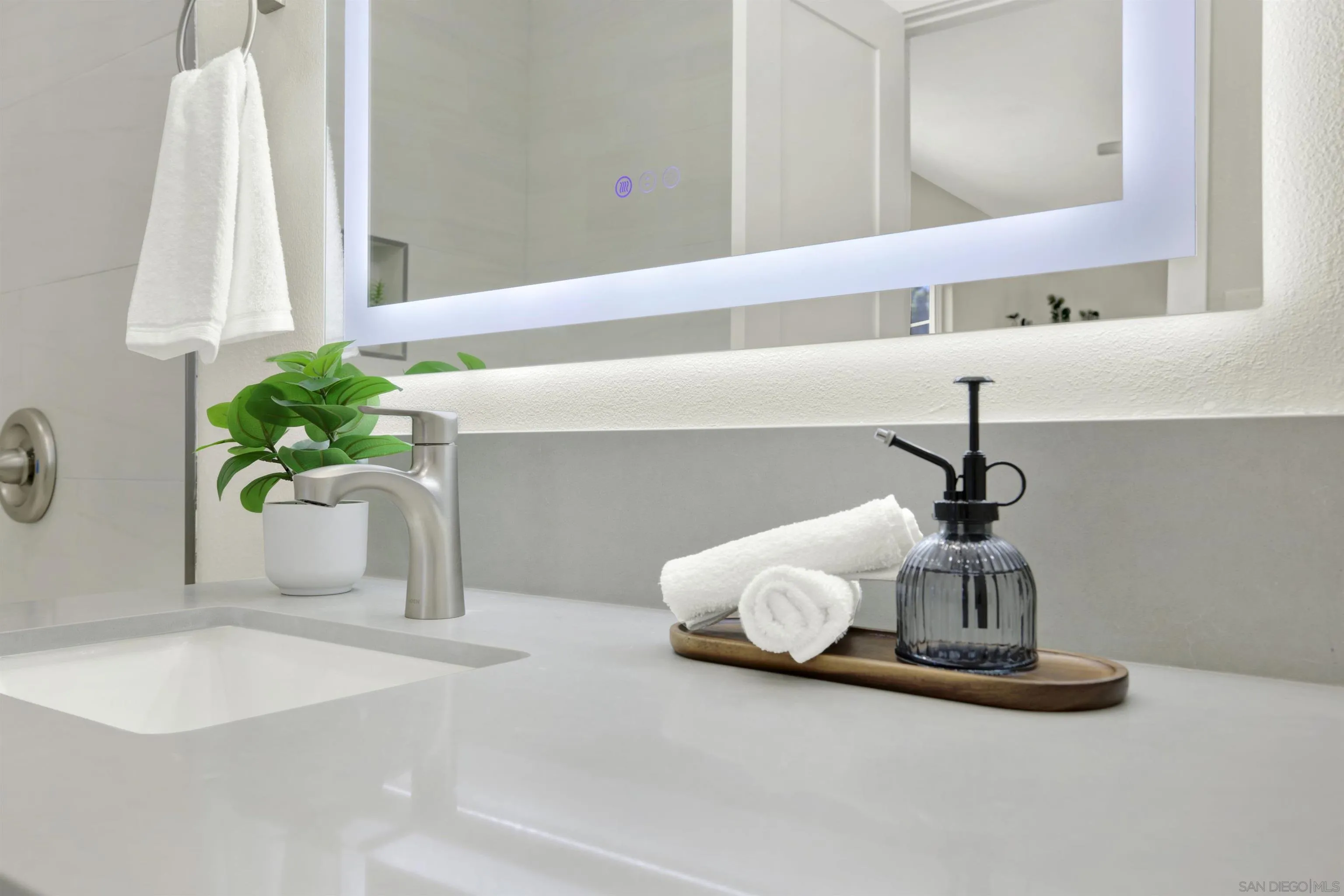 https://cdn.realtyfeed.com/cdn/127/250041293/4bb24f28ce1cb55d7c697733b054f4bf.webp