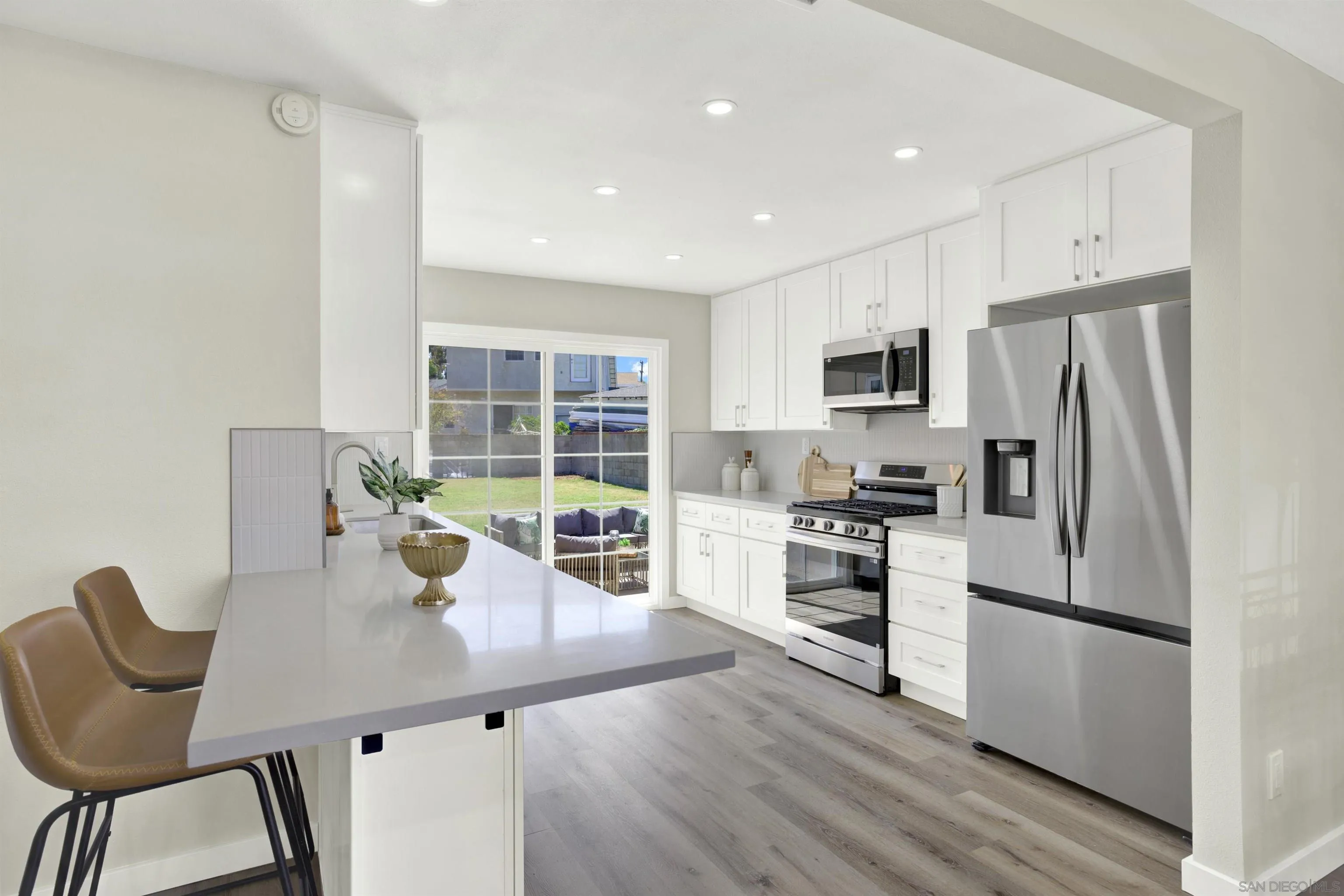 https://cdn.realtyfeed.com/cdn/127/250041293/70bcc7844ea810849701b5f422f9b607.webp