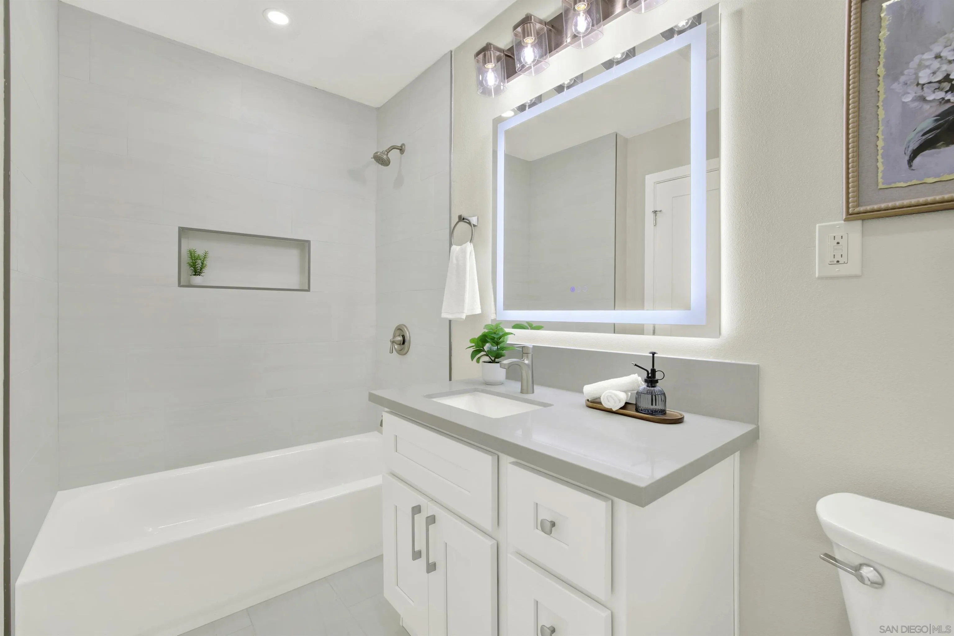 https://cdn.realtyfeed.com/cdn/127/250041293/8ba3ad9395824670798658250fa0a58c.webp