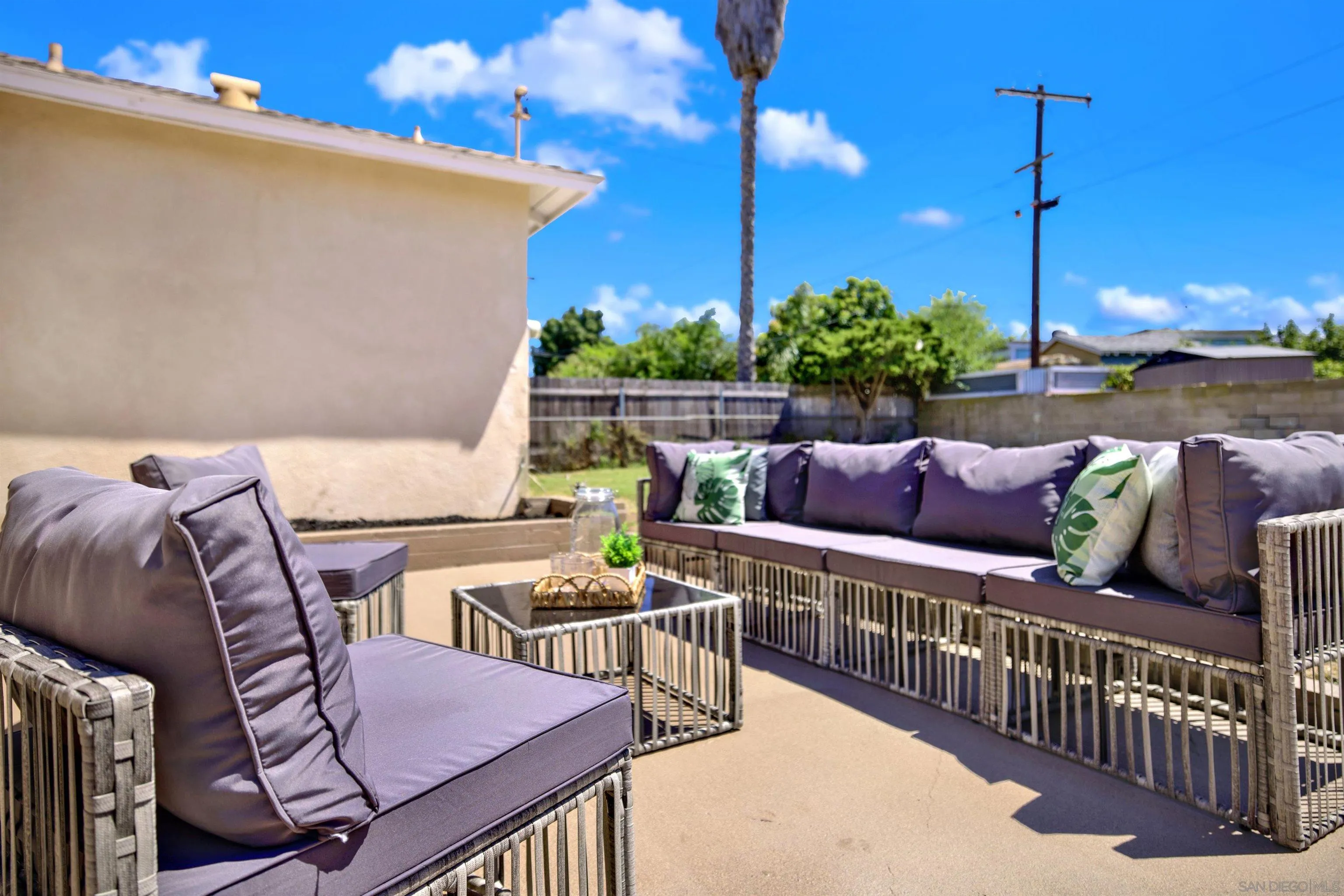 https://cdn.realtyfeed.com/cdn/127/250041293/aff42a0b8b2ad650c6ba6c8d59bff183.webp