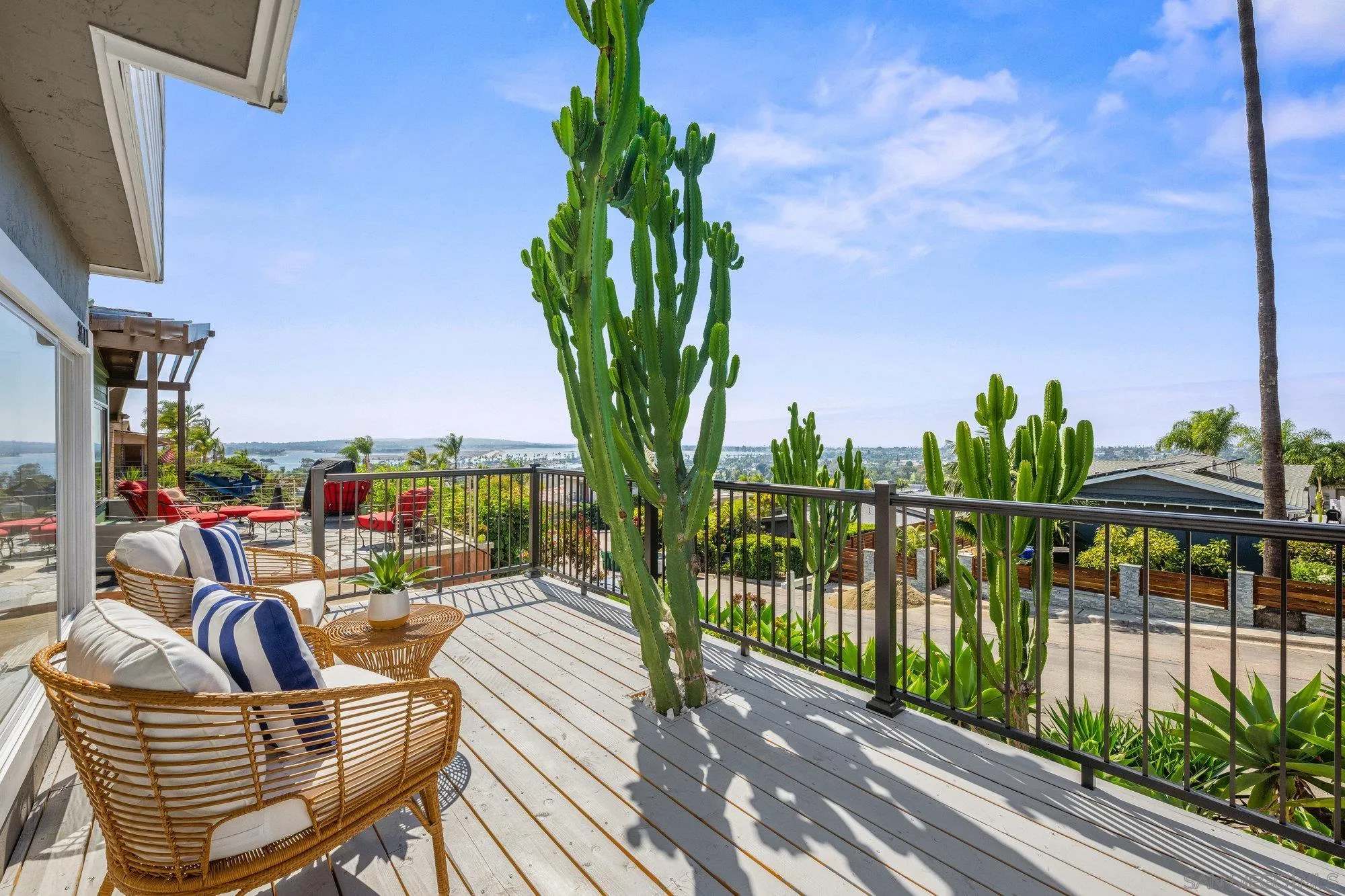 https://cdn.realtyfeed.com/cdn/127/250041295/fee0228a48eeb1c86619ae86b9bb3498.webp