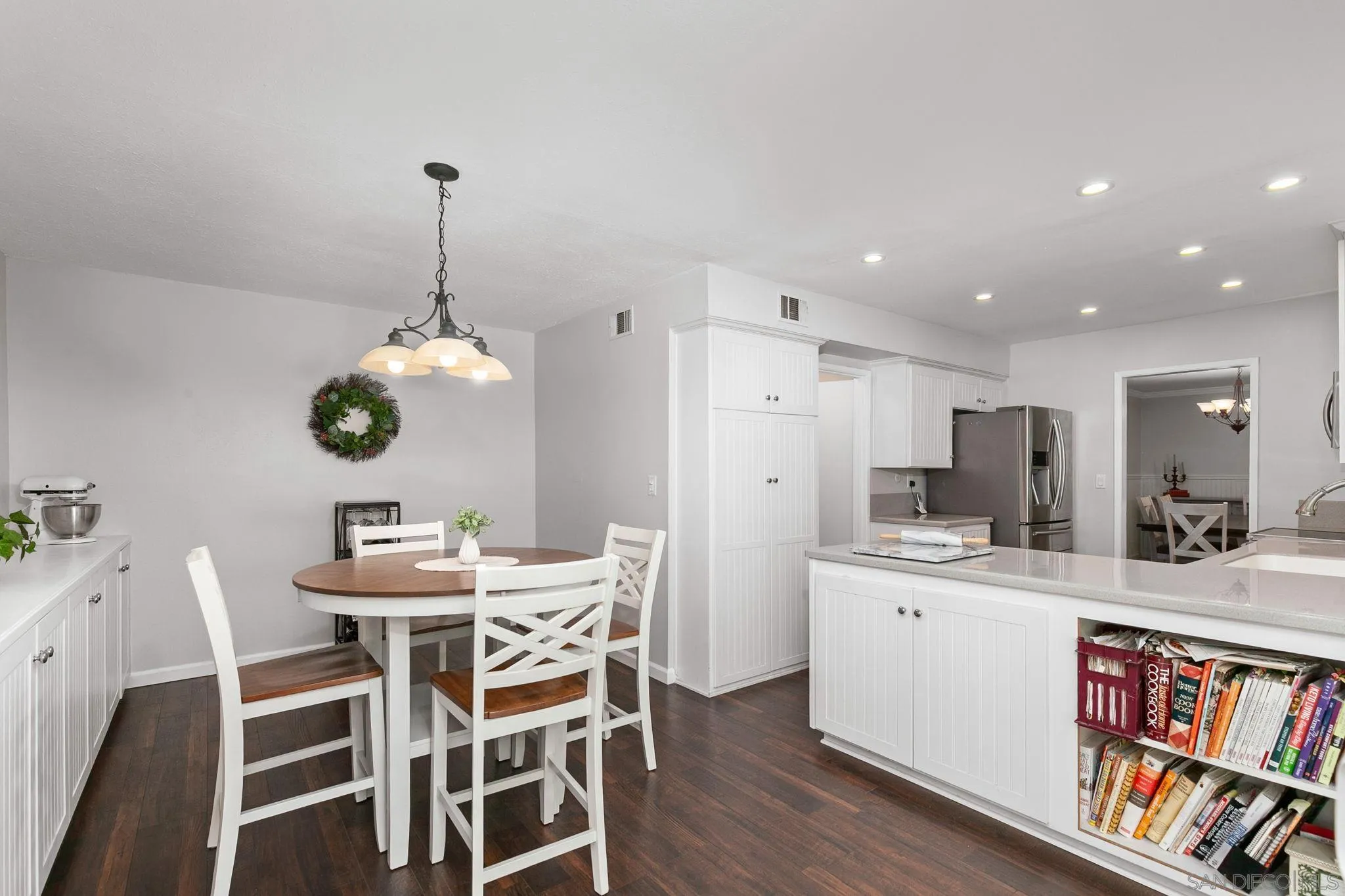 https://cdn.realtyfeed.com/cdn/127/250041297/1ccba6b89f75e3692cca80443c9f3ea7.webp