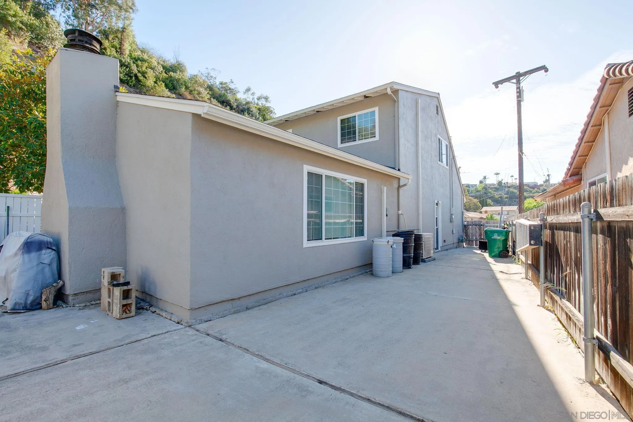 https://cdn.realtyfeed.com/cdn/127/250041297/b9d8c228f4d5fd492be6573dbd9b602c.webp