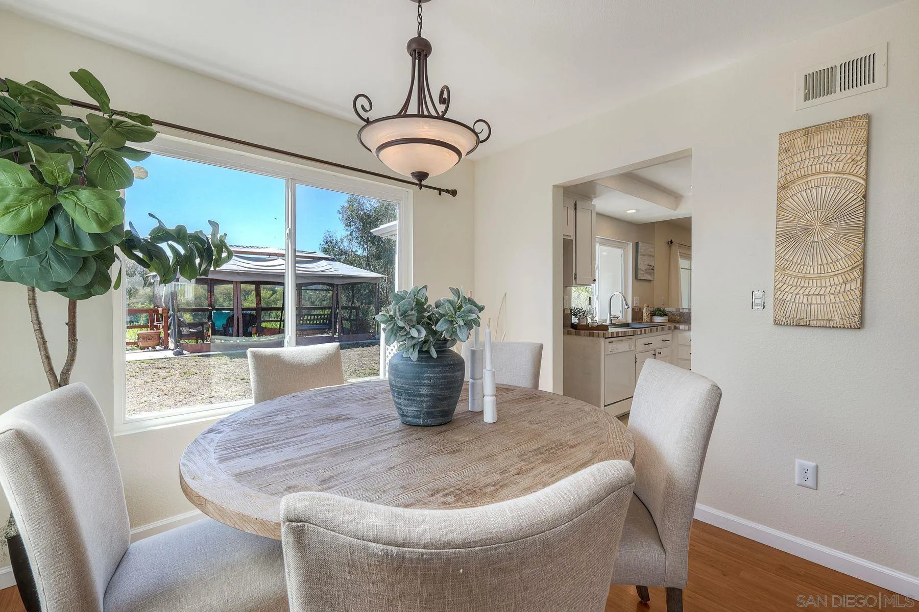 https://cdn.realtyfeed.com/cdn/127/250041299/b0b3c262326702c80f347a2e6d49bc4e.webp