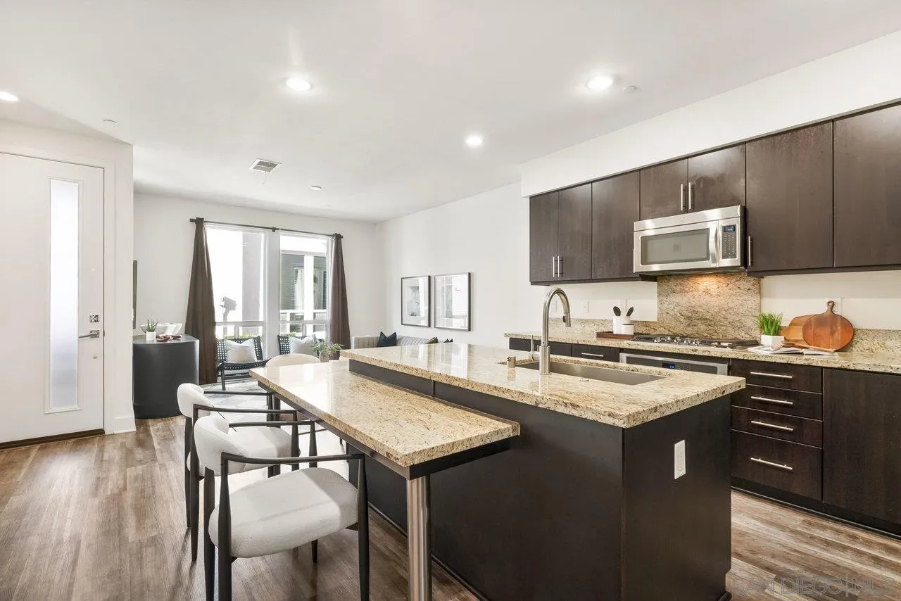 Photo #2: 250041300 Listing 