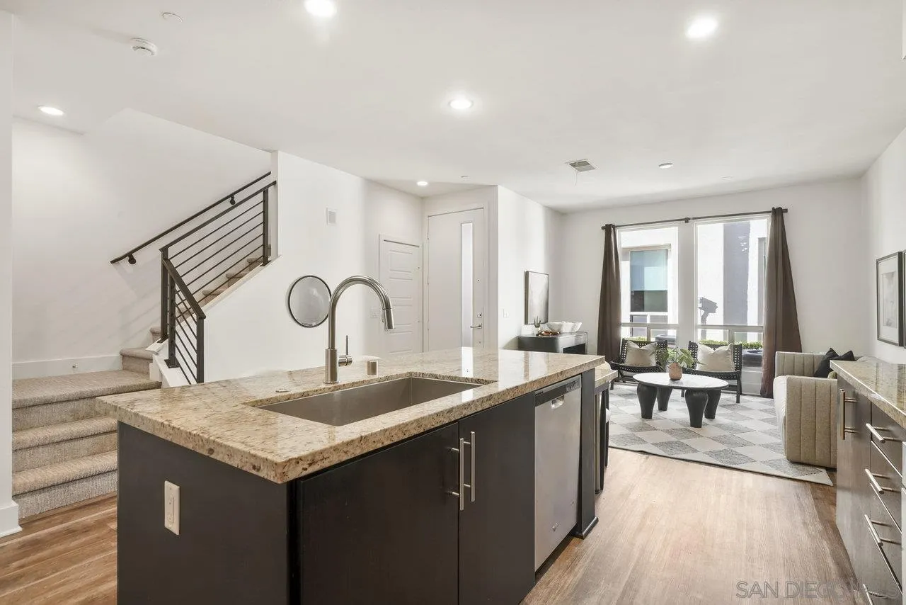 Photo #3: 250041300 Listing 