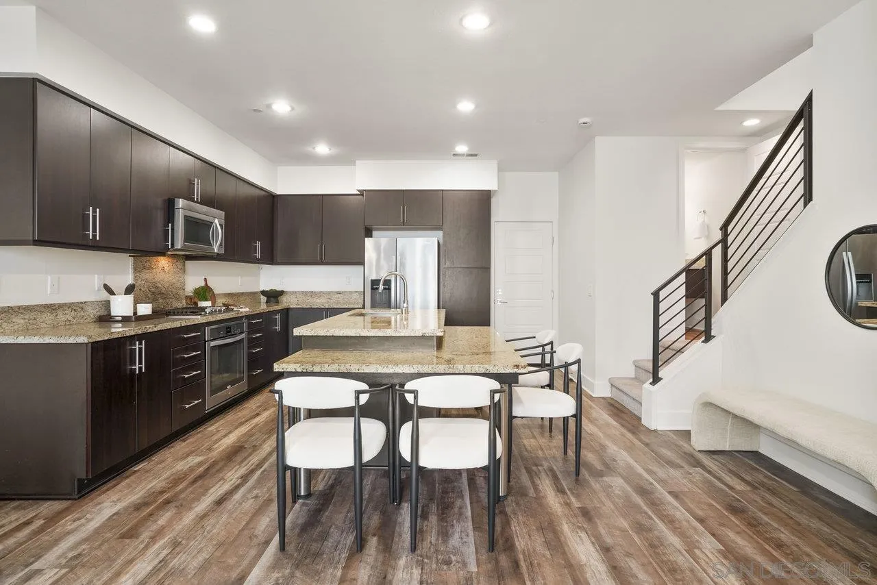 Photo #6: 250041300 Listing 