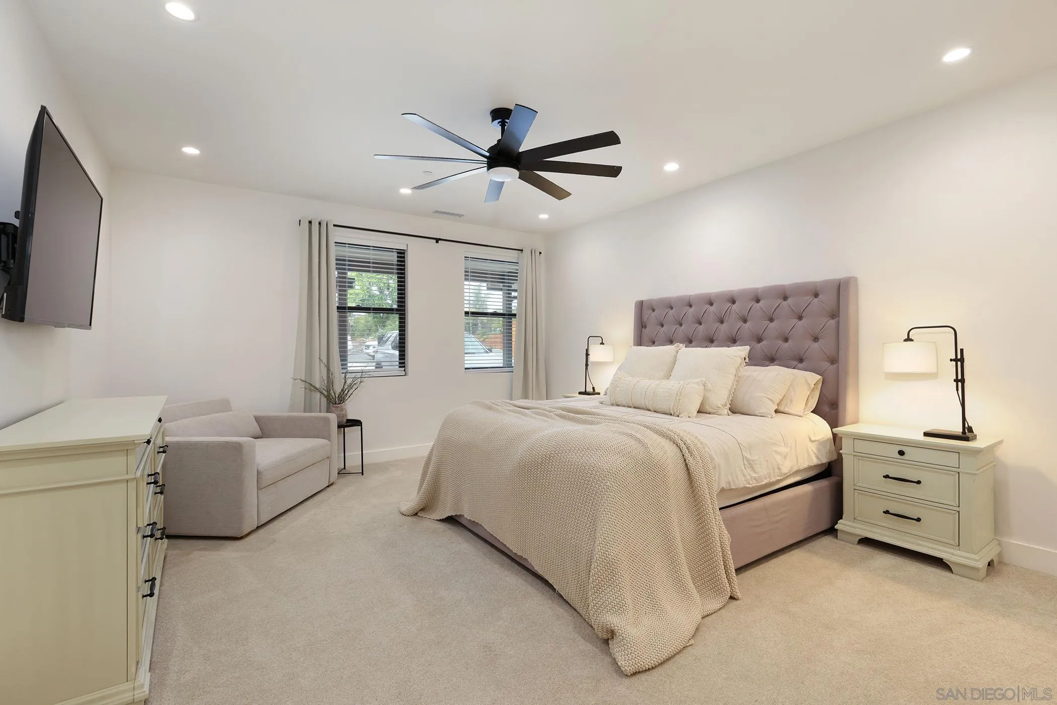 https://cdn.realtyfeed.com/cdn/127/250041305/0f8b80bdd74412f527ba0a81676198c4.webp