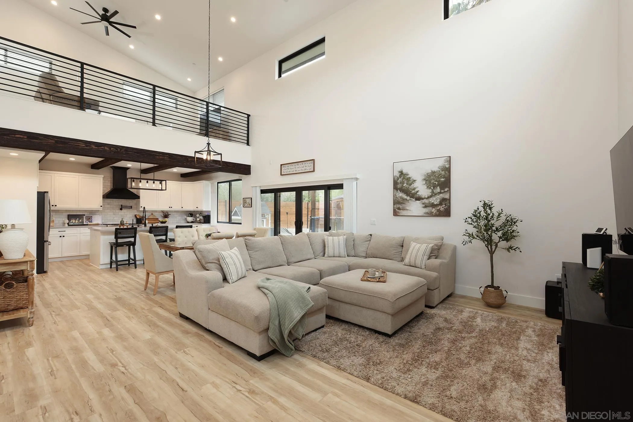 https://cdn.realtyfeed.com/cdn/127/250041305/3637182ab7576e52272e115da6a250f6.webp