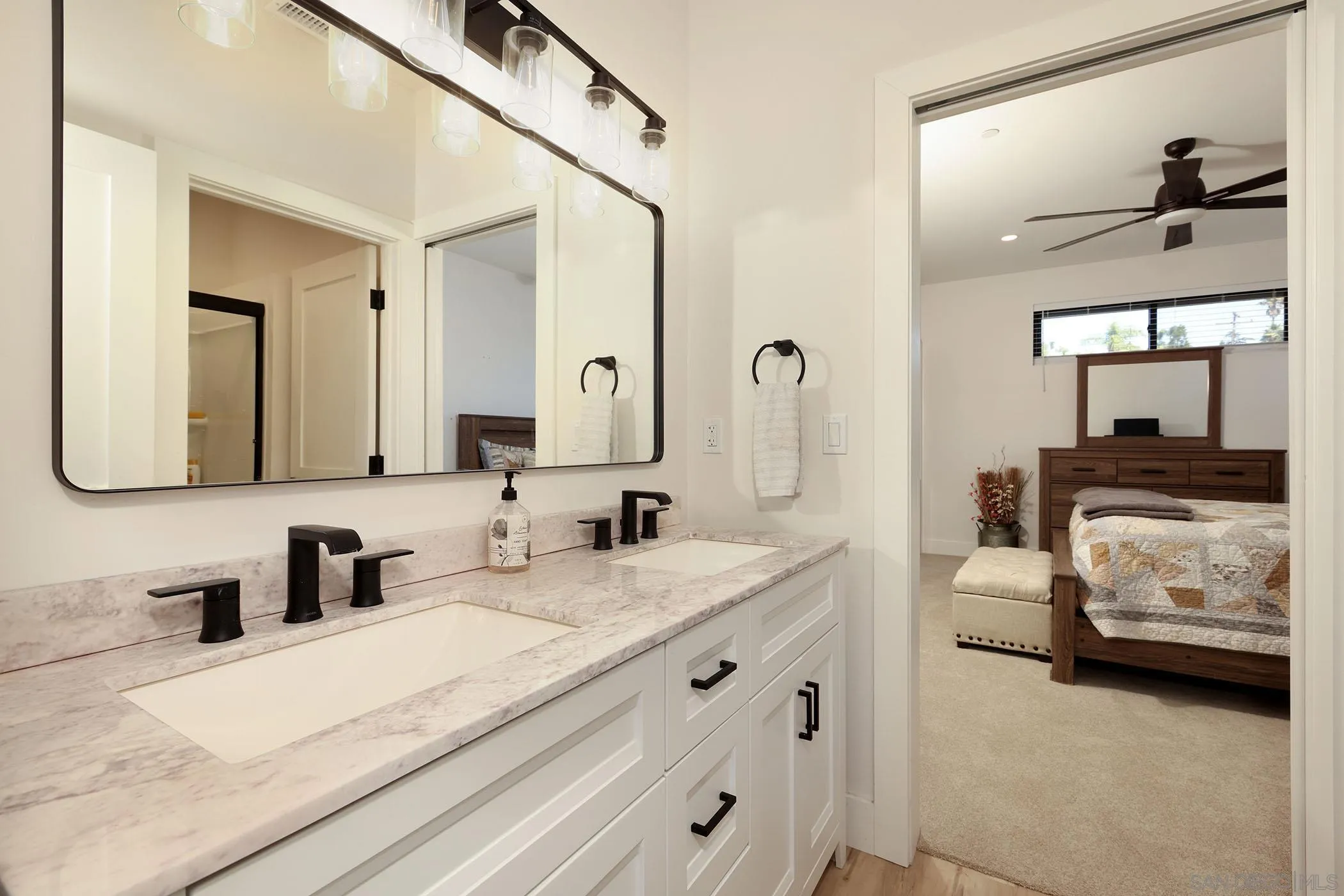 https://cdn.realtyfeed.com/cdn/127/250041305/aa34cded0371516421bcca3b9a47fd25.webp