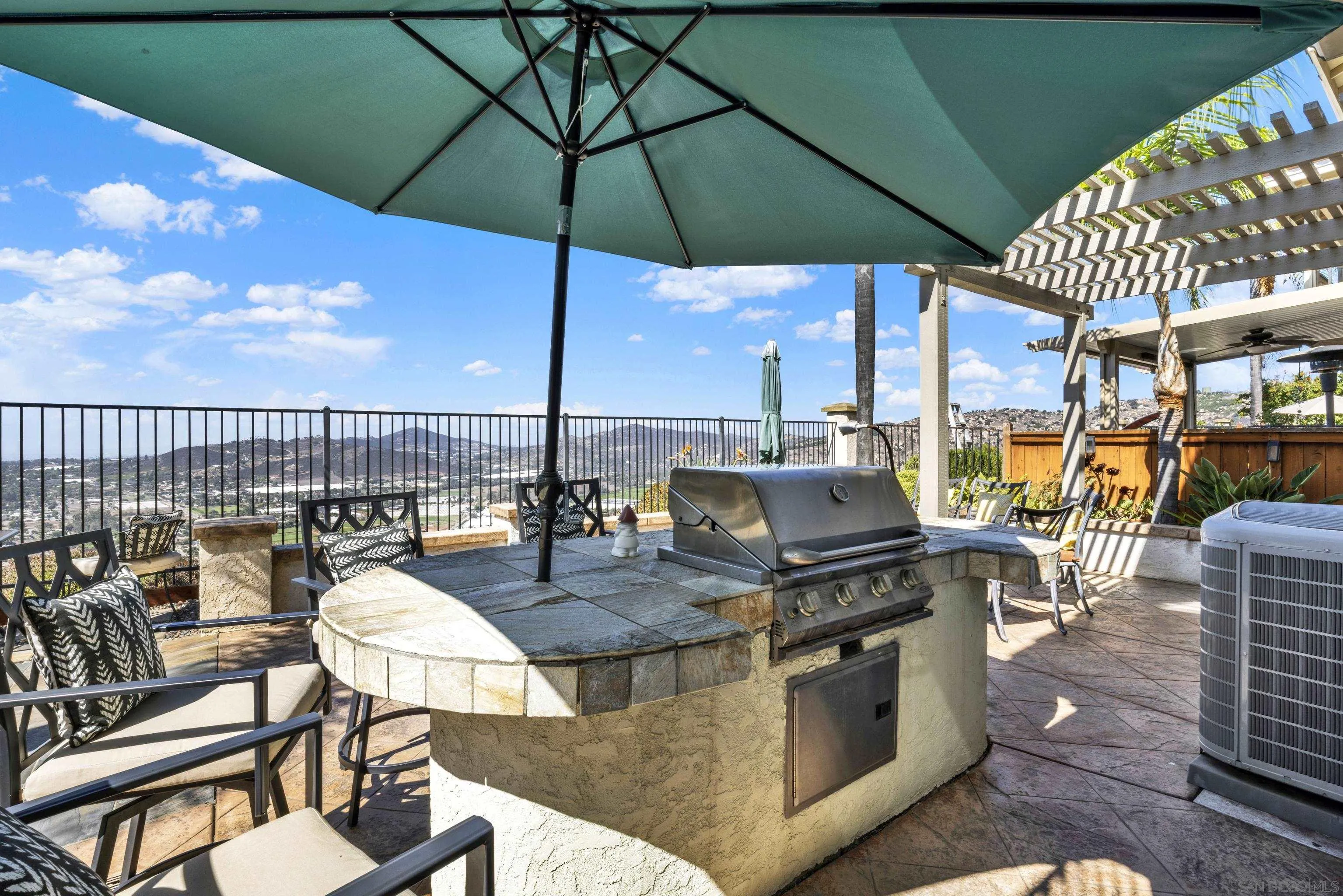 https://cdn.realtyfeed.com/cdn/127/250041307/27f816b2e7ab7e6510afe11c371affeb.webp