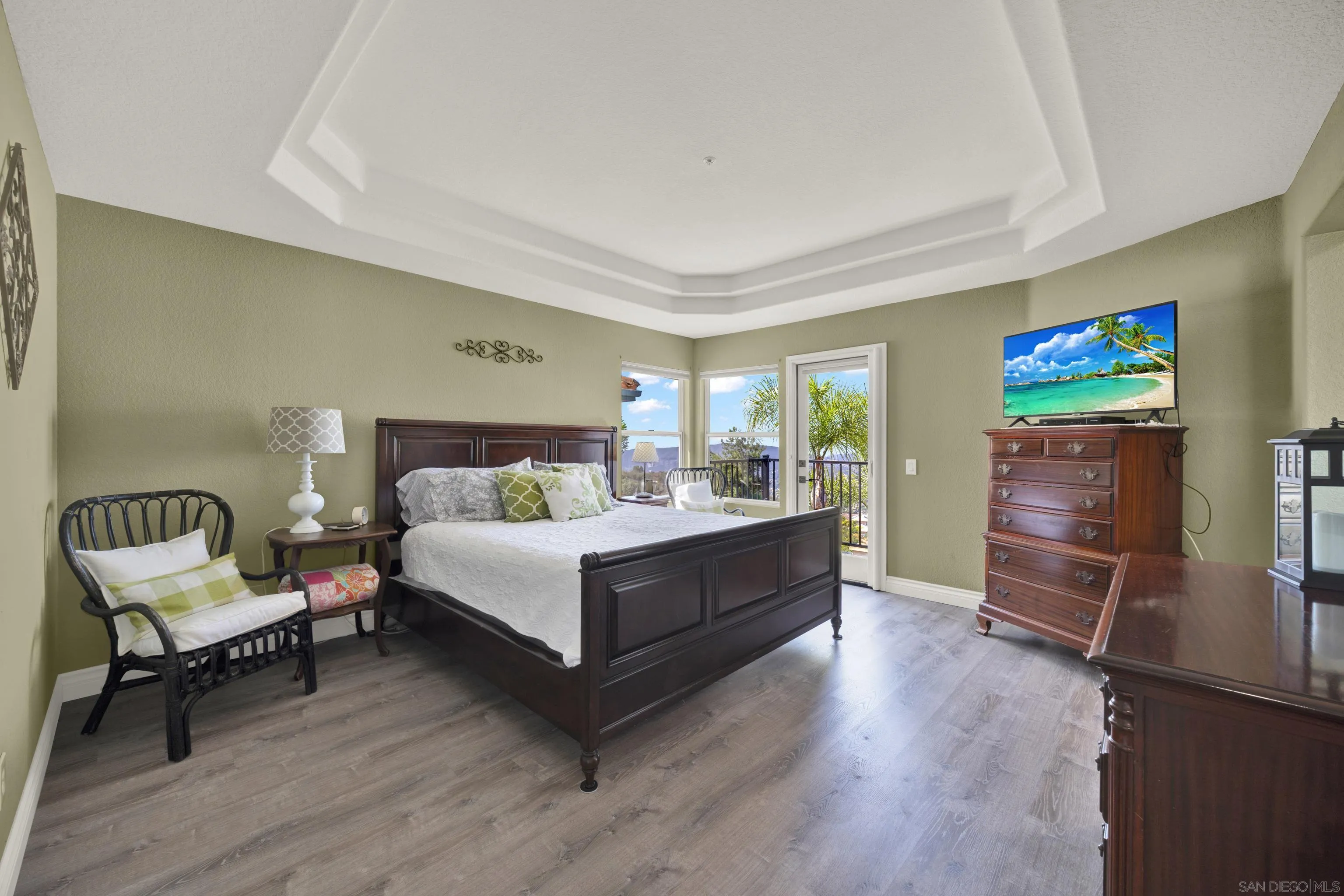 https://cdn.realtyfeed.com/cdn/127/250041307/f53e8e06eac040cb433bc97fdc1c53c6.webp