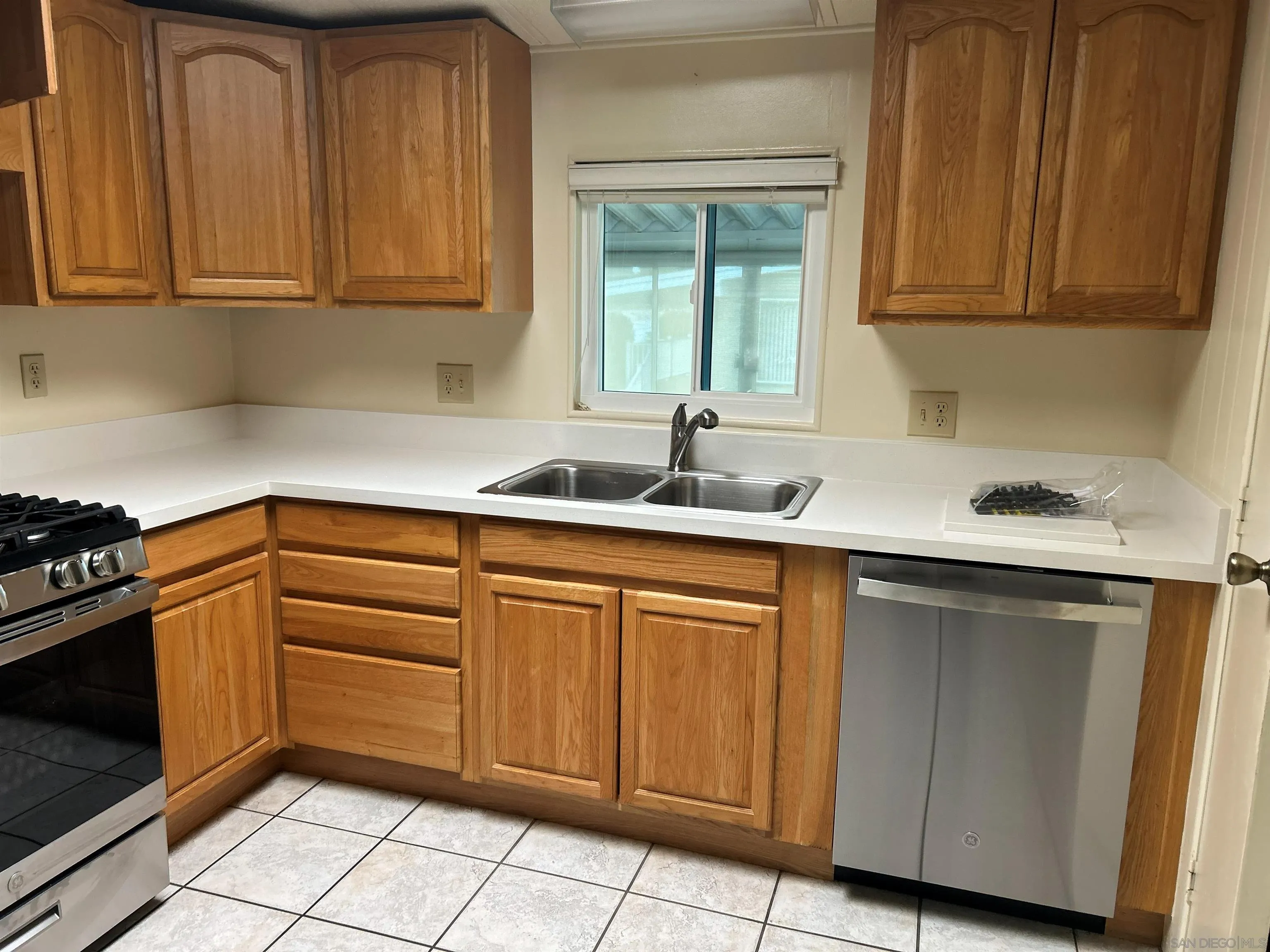 https://cdn.realtyfeed.com/cdn/127/250041309/190e26fabcf0f660076f878332e0d14e.webp