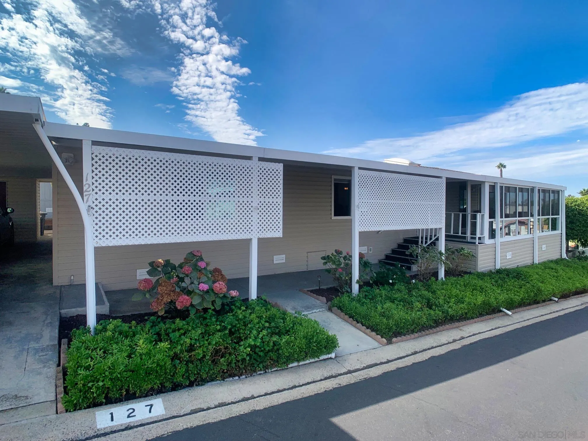https://cdn.realtyfeed.com/cdn/127/250041309/3a29c4b0217b2aaadc0af15b2ab9d3e9.webp