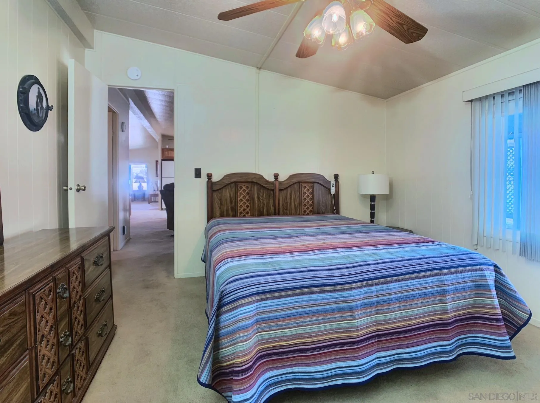 https://cdn.realtyfeed.com/cdn/127/250041309/dfde38db0363ecc1db37299649715dab.webp