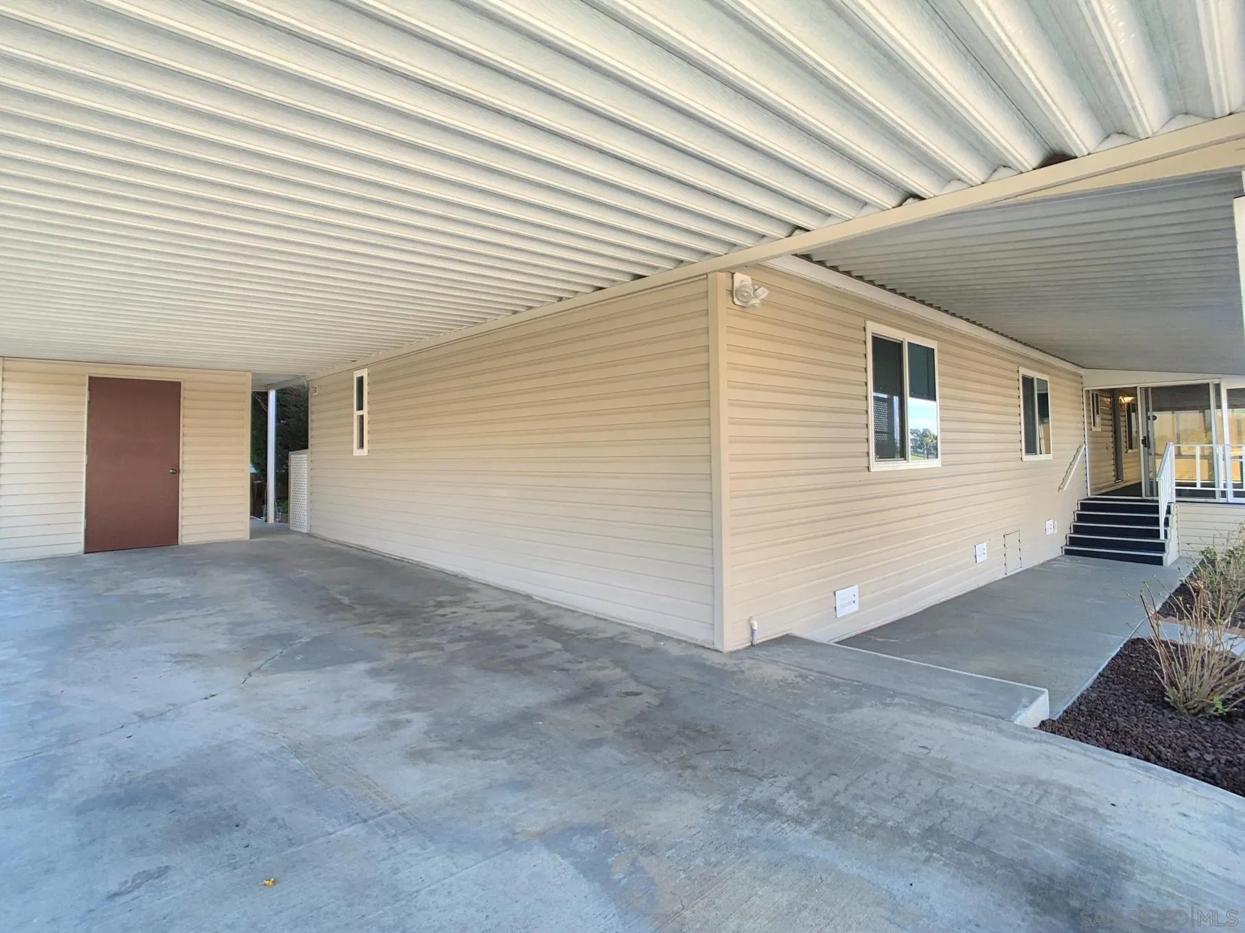 https://cdn.realtyfeed.com/cdn/127/250041309/f3a7c7826a6a8962c9a595871637eb03.webp
