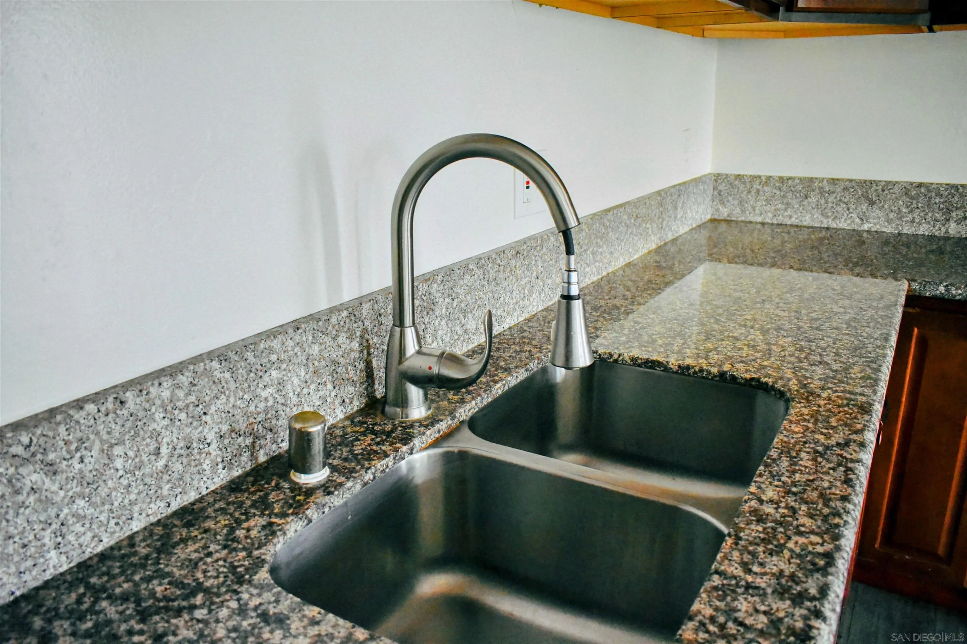 https://cdn.realtyfeed.com/cdn/127/250041310/4b3e51841c0880bf360925deaa2b3a0f.webp