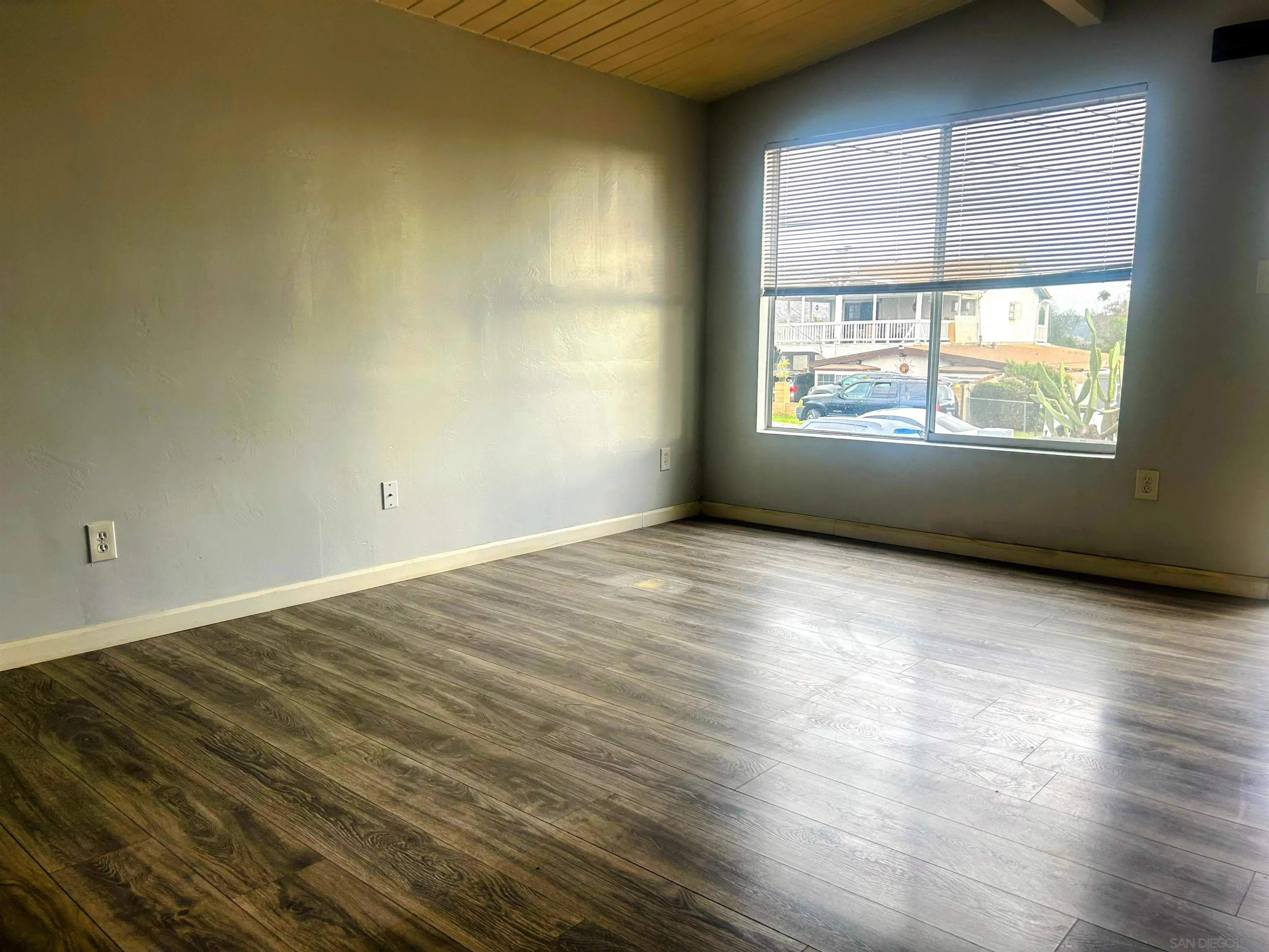 https://cdn.realtyfeed.com/cdn/127/250041310/7e2ca0a1ab5db9638a09c46988abe965.webp