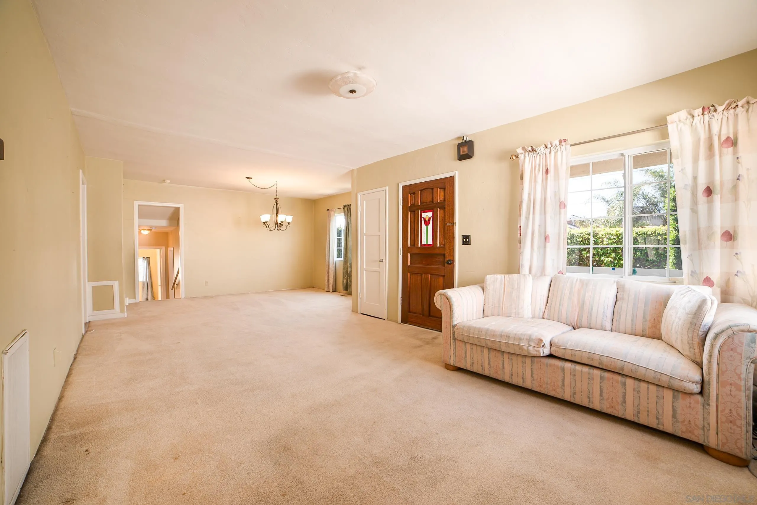 https://cdn.realtyfeed.com/cdn/127/250041312/4e74e74bfdce6d0ffd5c413c6407ee7a.webp