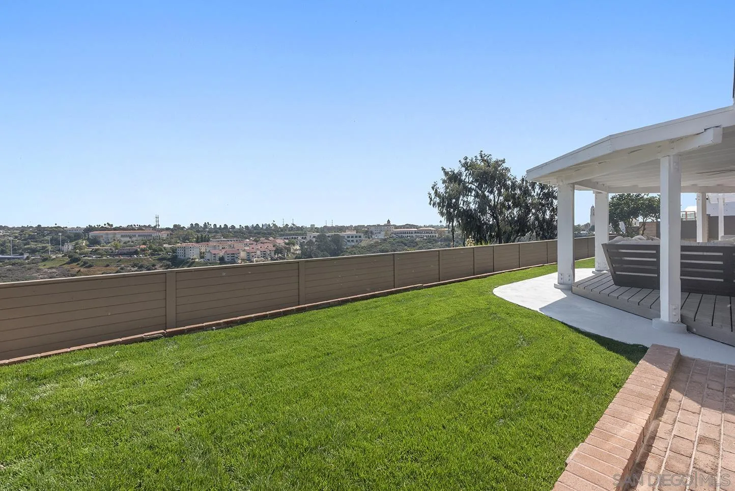 https://cdn.realtyfeed.com/cdn/127/250041316/0b16304f4097855cf93abb01fcea2f22.webp
