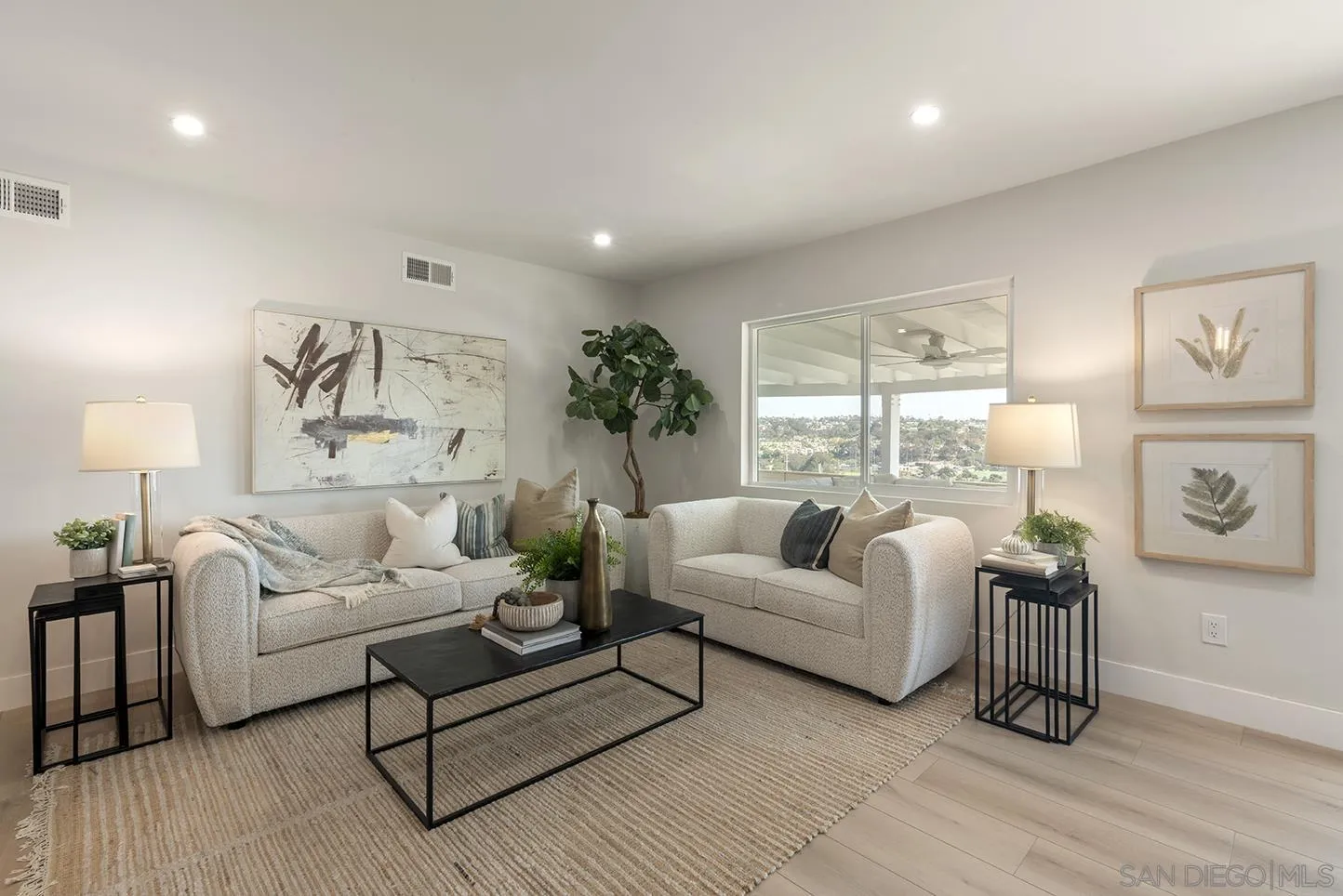 https://cdn.realtyfeed.com/cdn/127/250041316/1421666db2d9e98ff302b689c6b0951b.webp