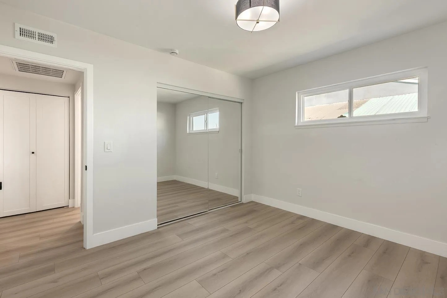 https://cdn.realtyfeed.com/cdn/127/250041316/6c5bc36bb4874ca602f1e381d4cf618c.webp