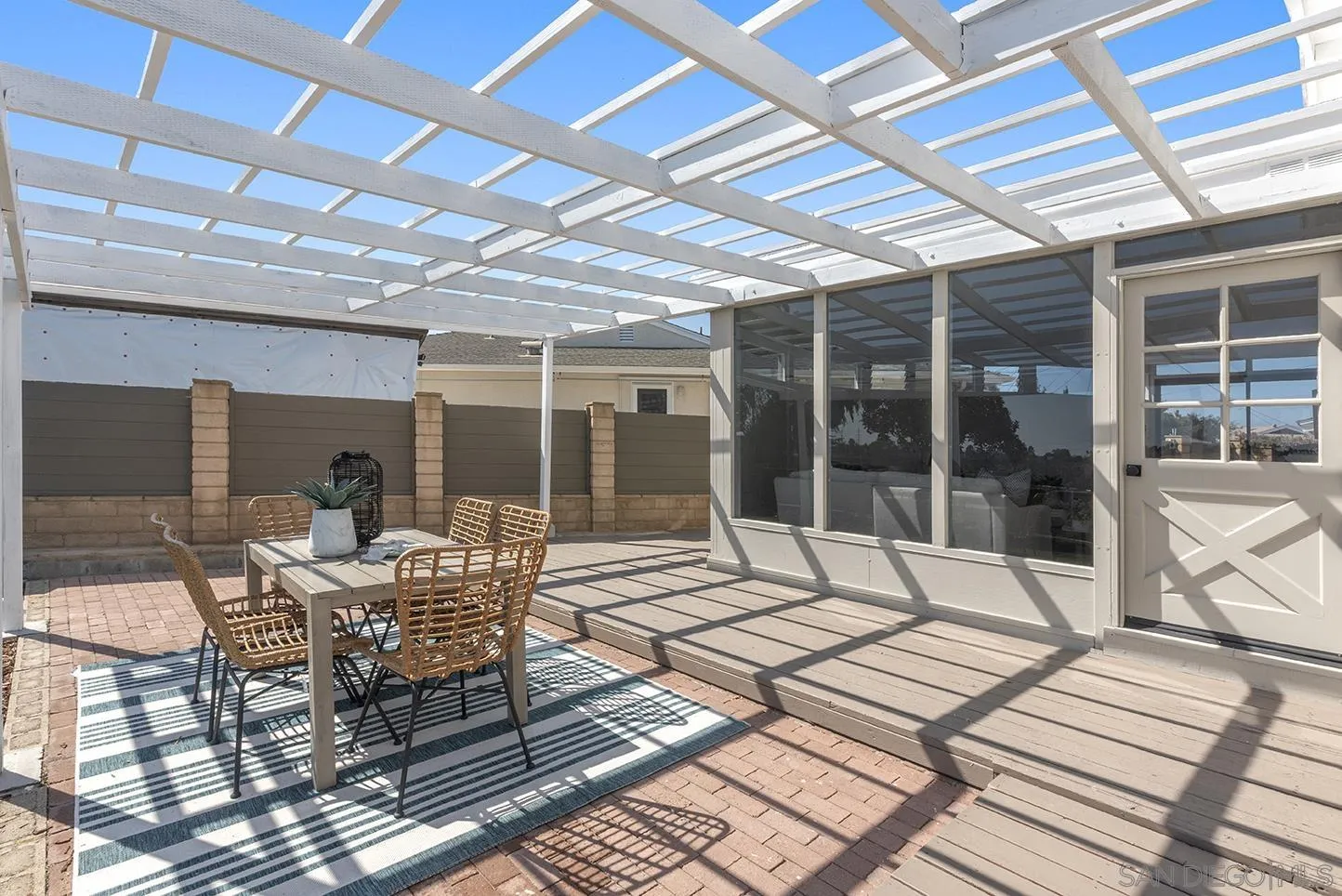 https://cdn.realtyfeed.com/cdn/127/250041316/bad9d4de16f73f589b8865a93ddce267.webp