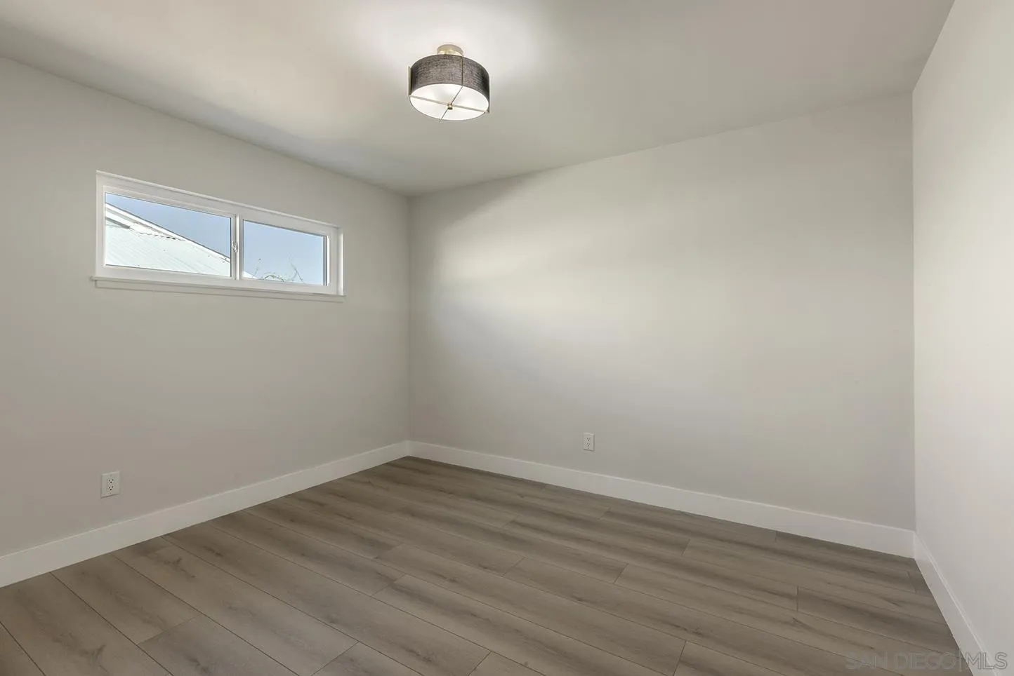 https://cdn.realtyfeed.com/cdn/127/250041316/fcb9e116b9c1dbab2c1c6898c98724aa.webp
