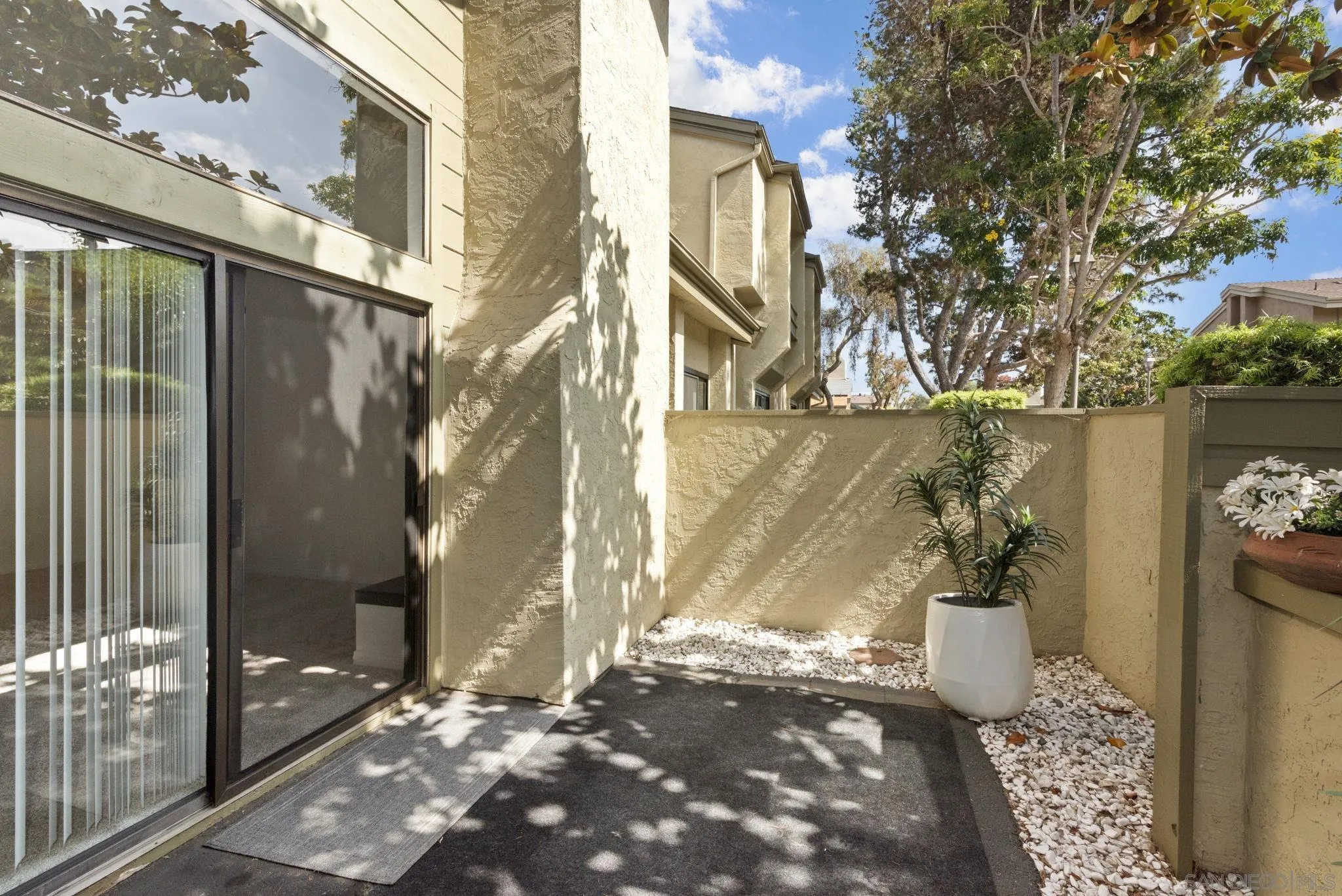 https://cdn.realtyfeed.com/cdn/127/250041318/804d5a8a437d7a9a4a71285b99cf86b9.webp