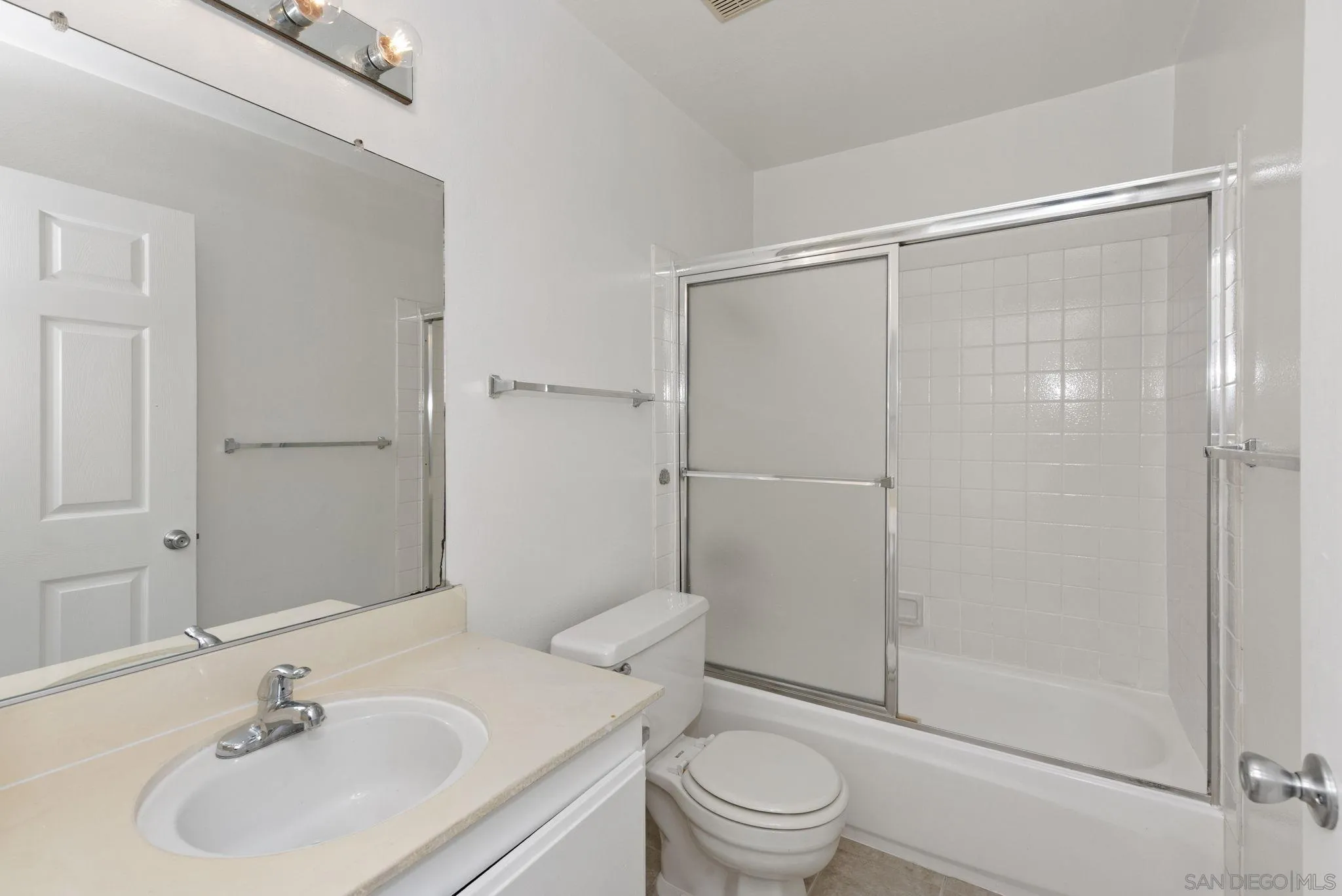 https://cdn.realtyfeed.com/cdn/127/250041318/c0facd2c6a414a2d2d18a52fe2ad884f.webp
