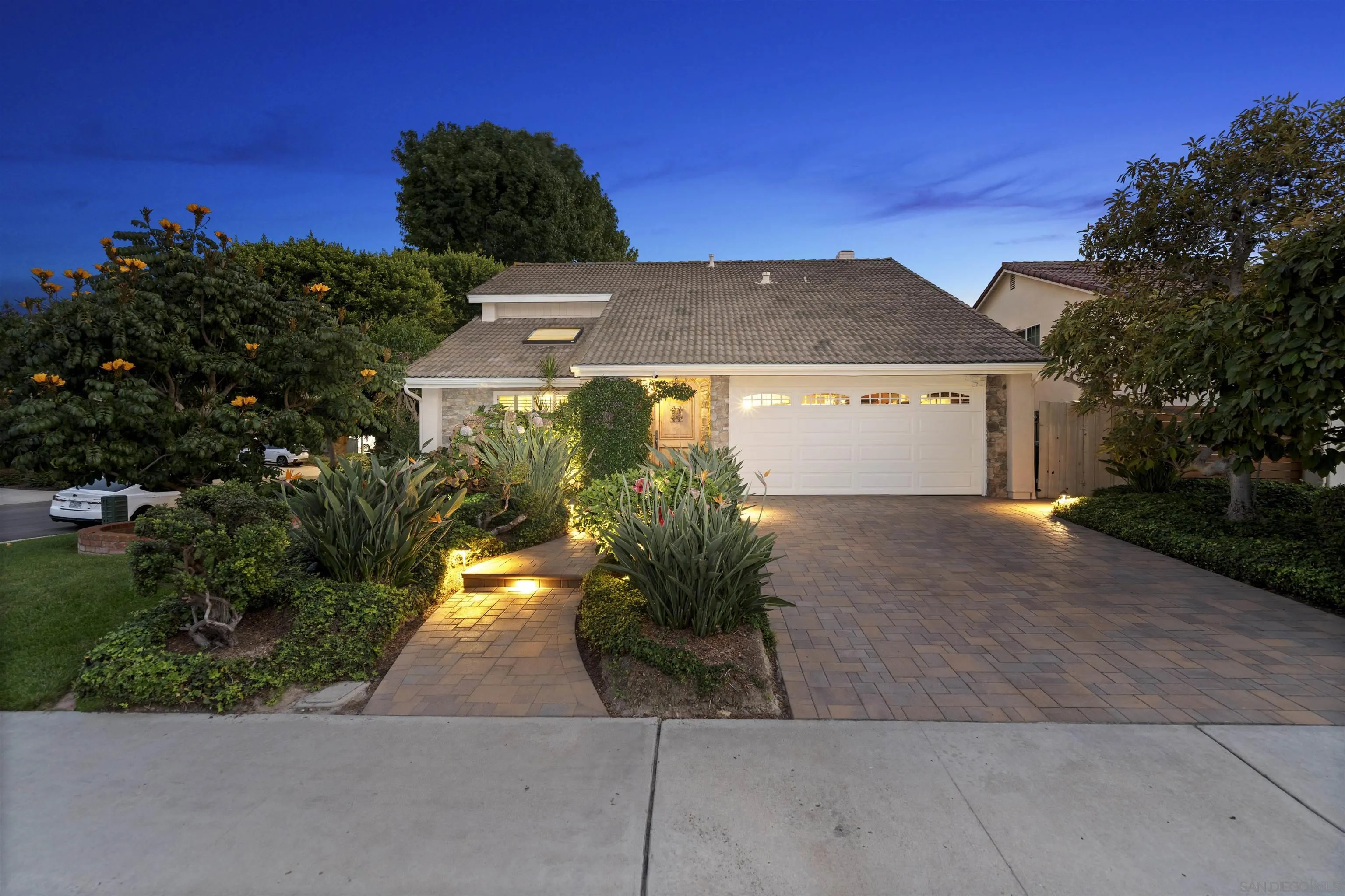 https://cdn.realtyfeed.com/cdn/127/250041319/0dd2ba87006ef8ab6bb7ebb4ef795efb.webp