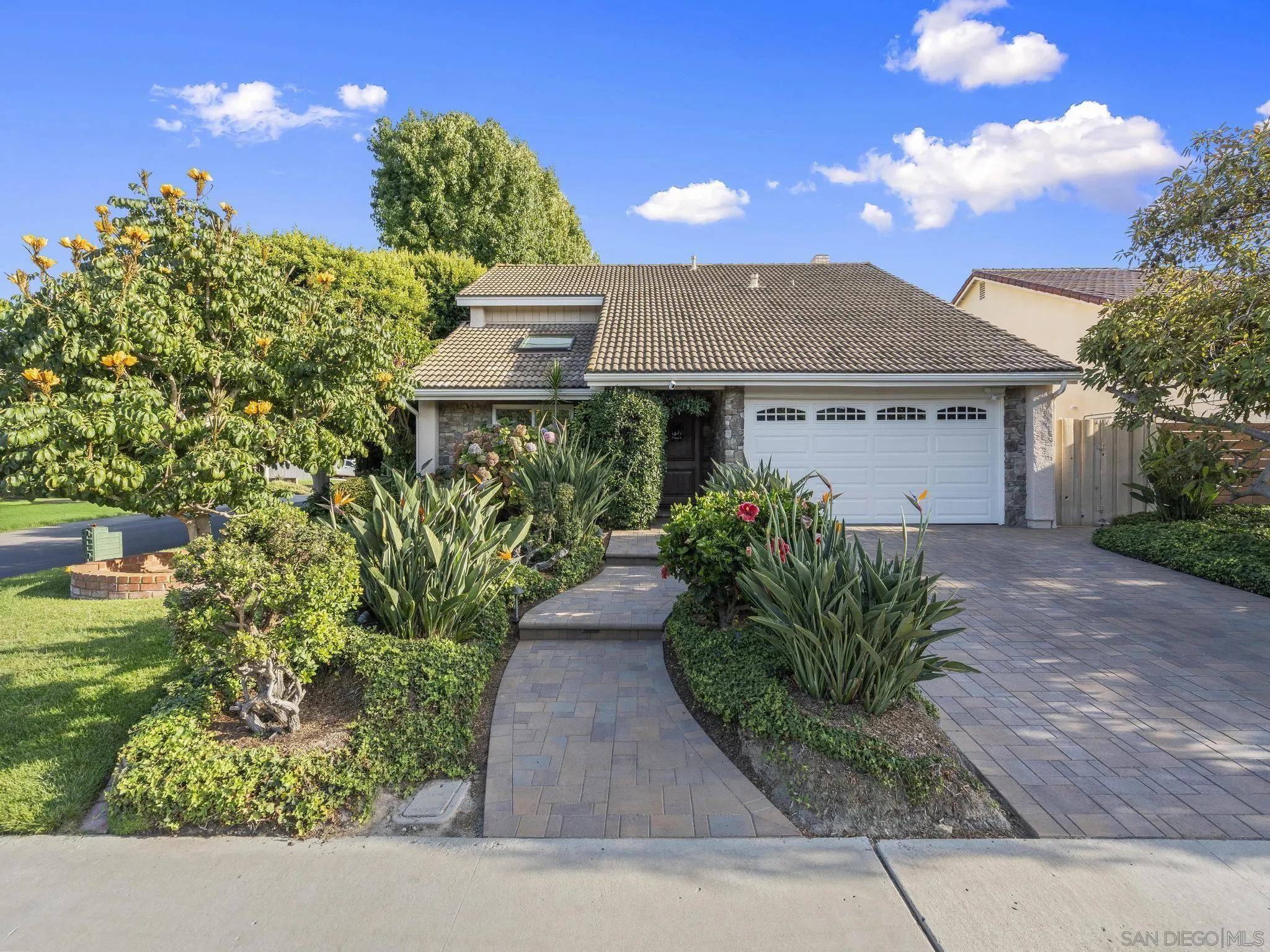 https://cdn.realtyfeed.com/cdn/127/250041319/5a21c0618d95b1e6c98b422d4d8fce41.webp