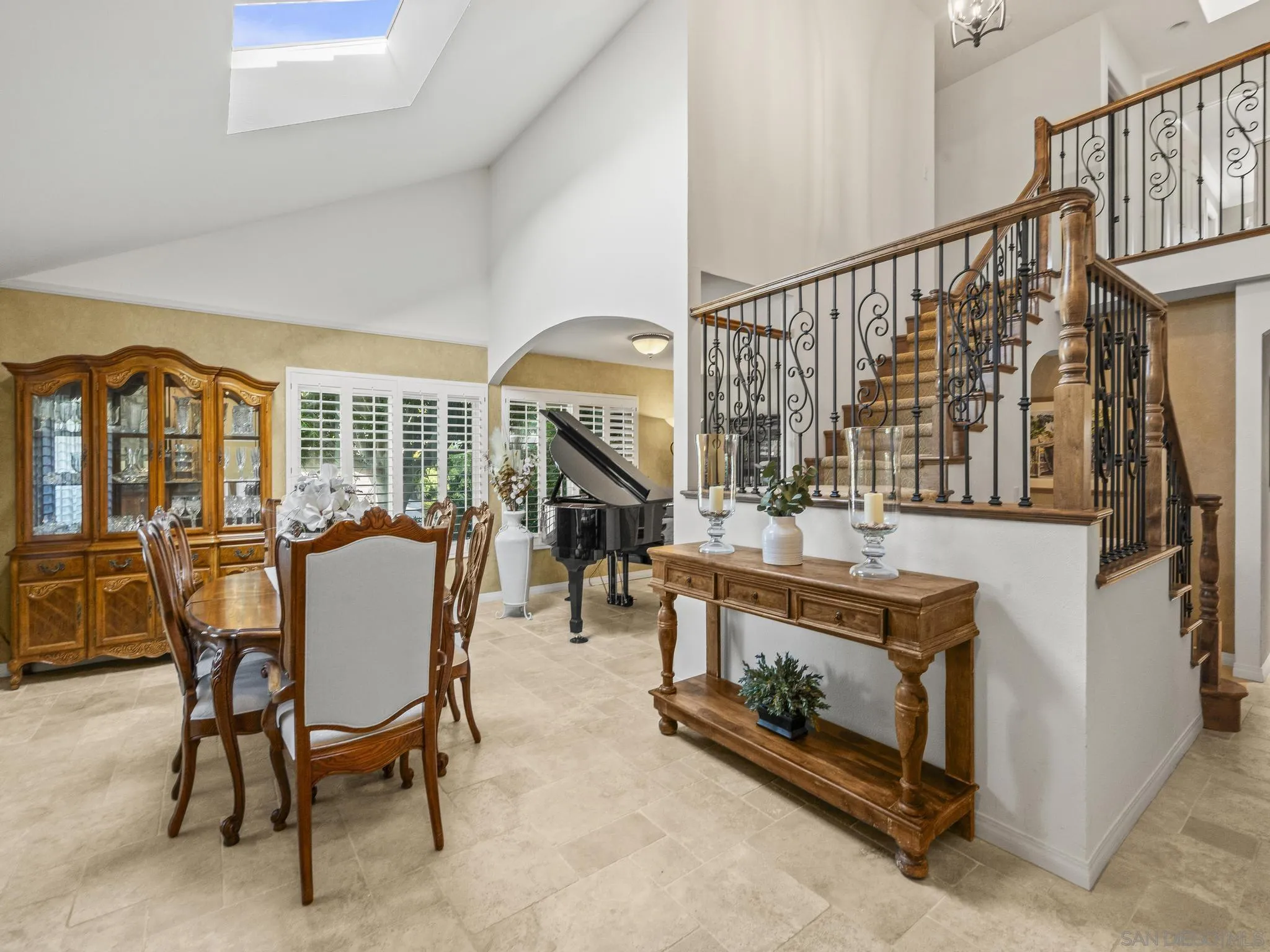 https://cdn.realtyfeed.com/cdn/127/250041319/77d35959ca403534cf129e8bb8accf6c.webp