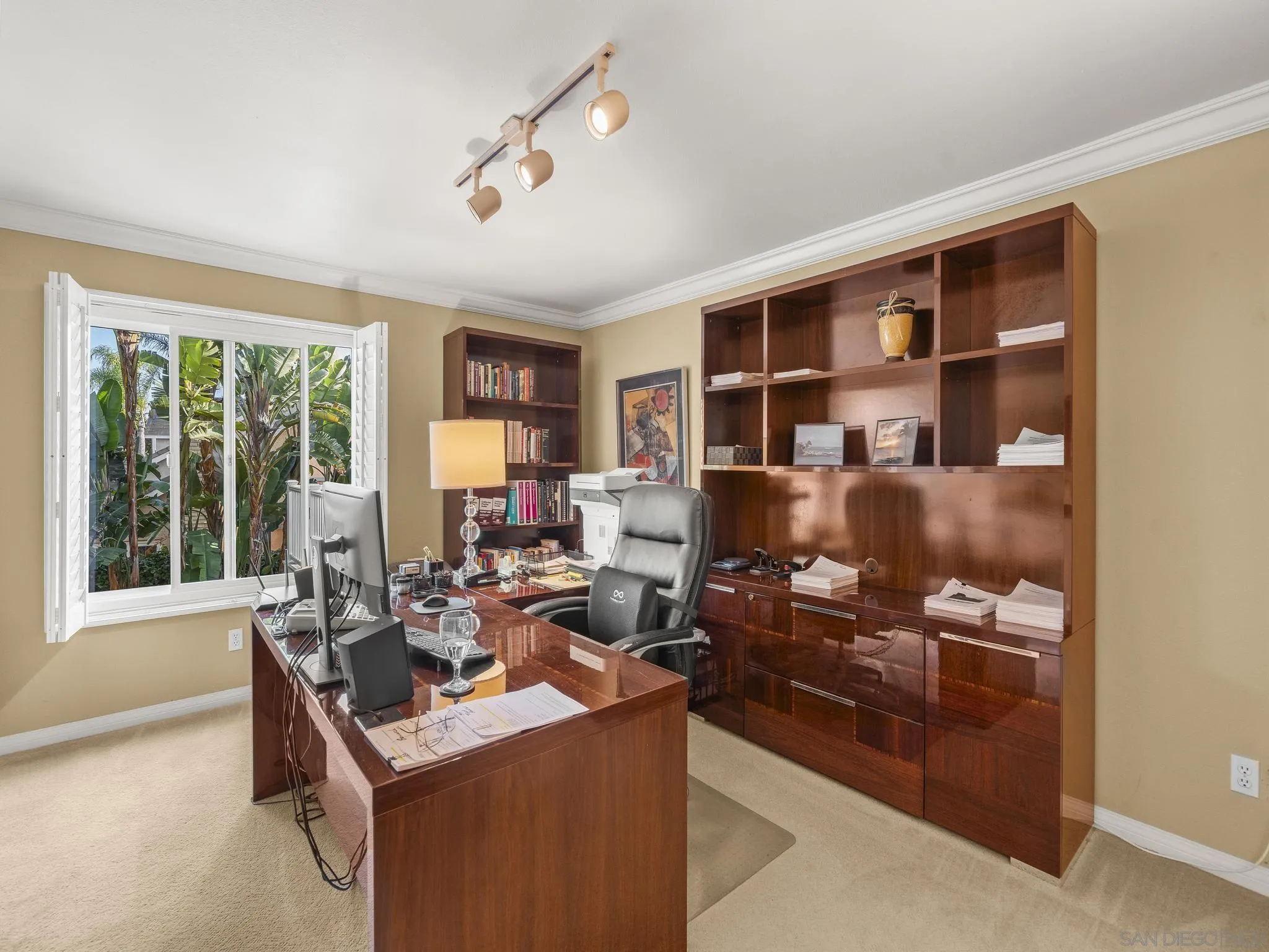 https://cdn.realtyfeed.com/cdn/127/250041319/7ac490b252a5b9e3038645d91d9f4b1c.webp