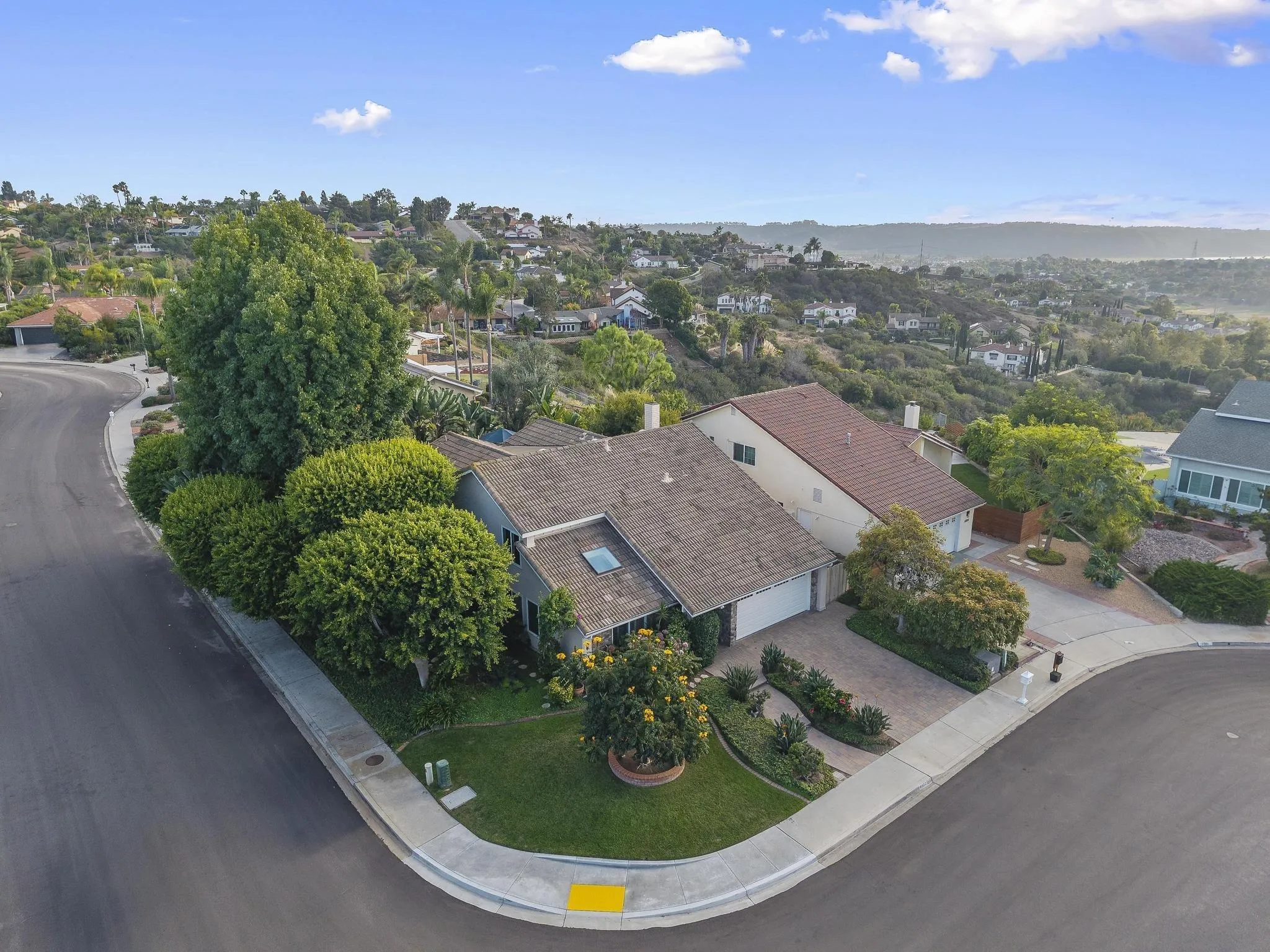 https://cdn.realtyfeed.com/cdn/127/250041319/8021740a43059fda6454901baf3de1d2.webp
