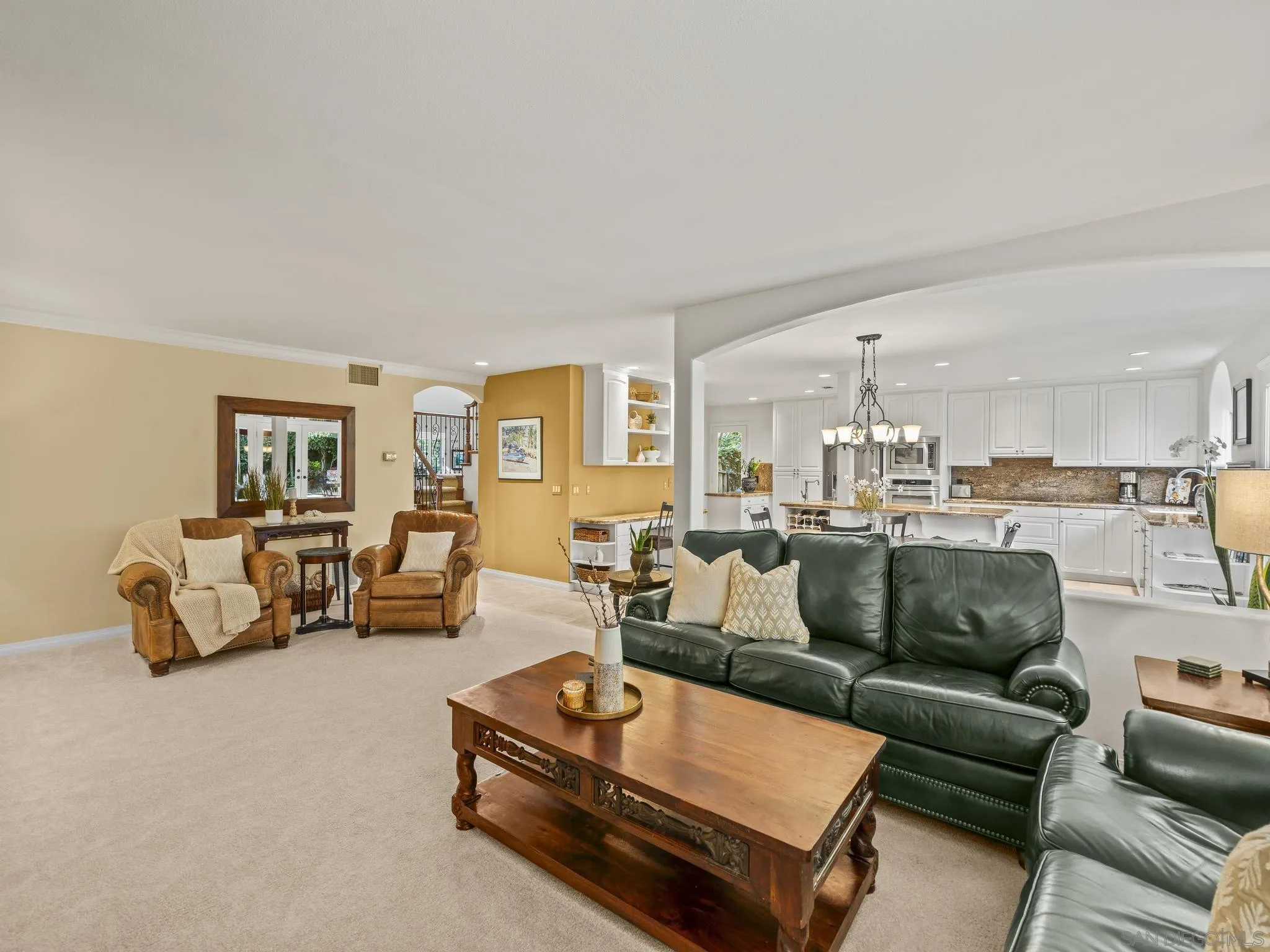 https://cdn.realtyfeed.com/cdn/127/250041319/83031b0c7f7d114a972b3b33683c95a2.webp