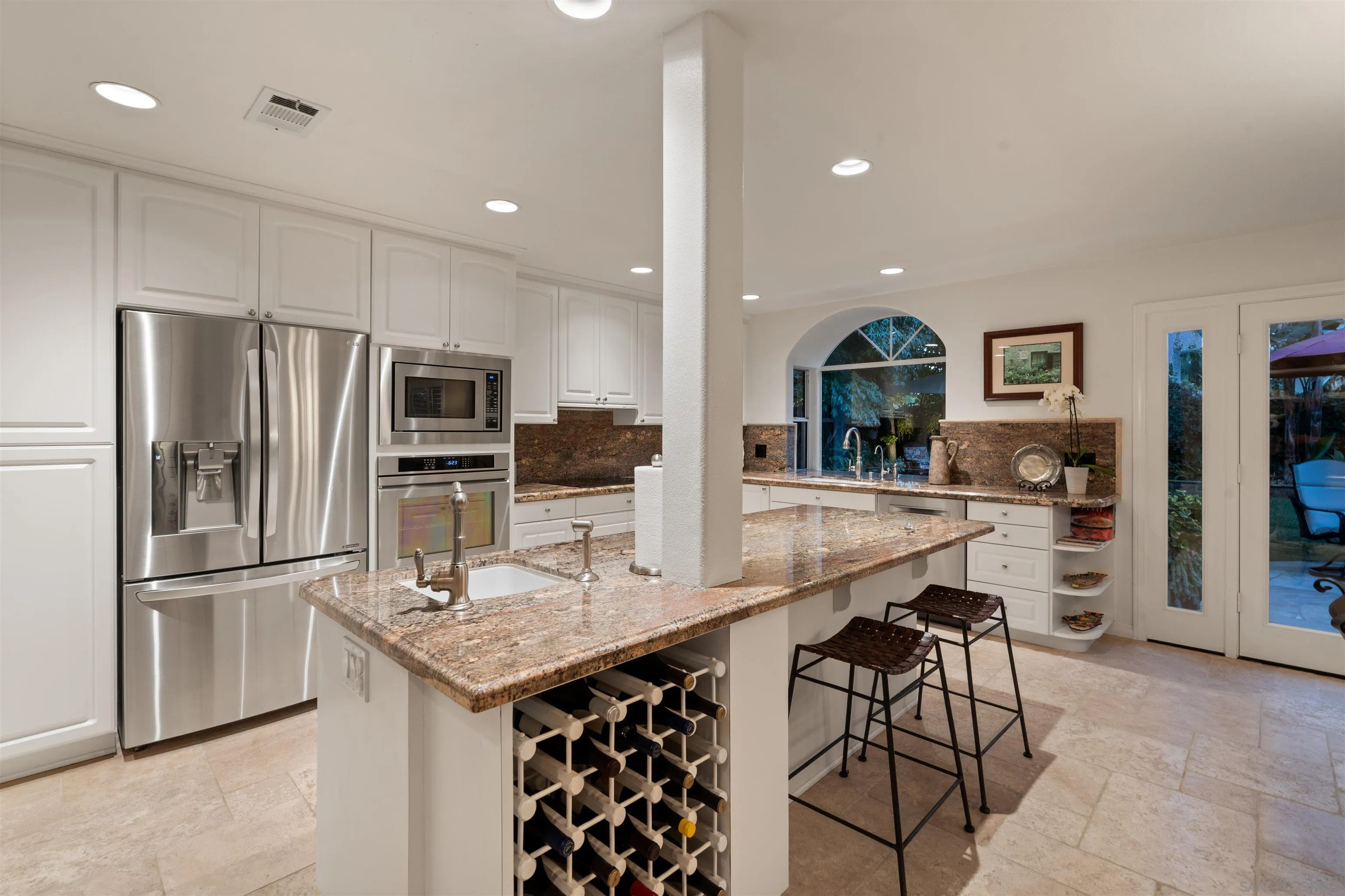 https://cdn.realtyfeed.com/cdn/127/250041319/8fc9344daaf19be2d5dcc7825118cf00.webp