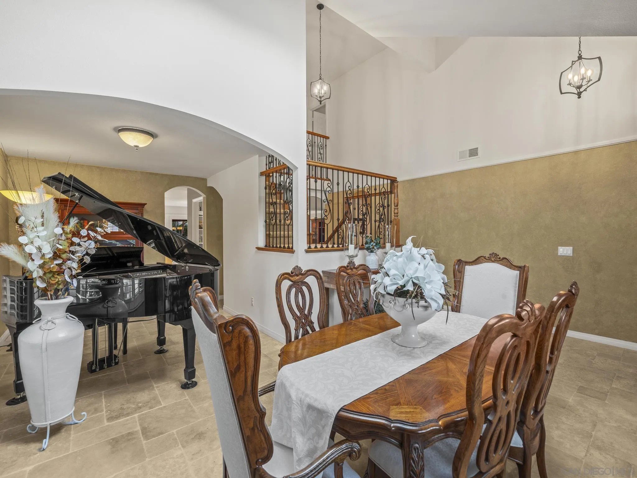 https://cdn.realtyfeed.com/cdn/127/250041319/bfa88429d16e8a9d523508ea0c7b80e0.webp