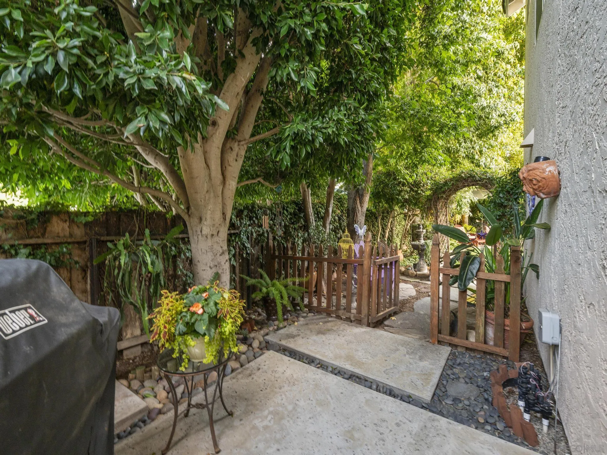 https://cdn.realtyfeed.com/cdn/127/250041319/d569c58bc1b312663eaf3eedbb33b3f4.webp
