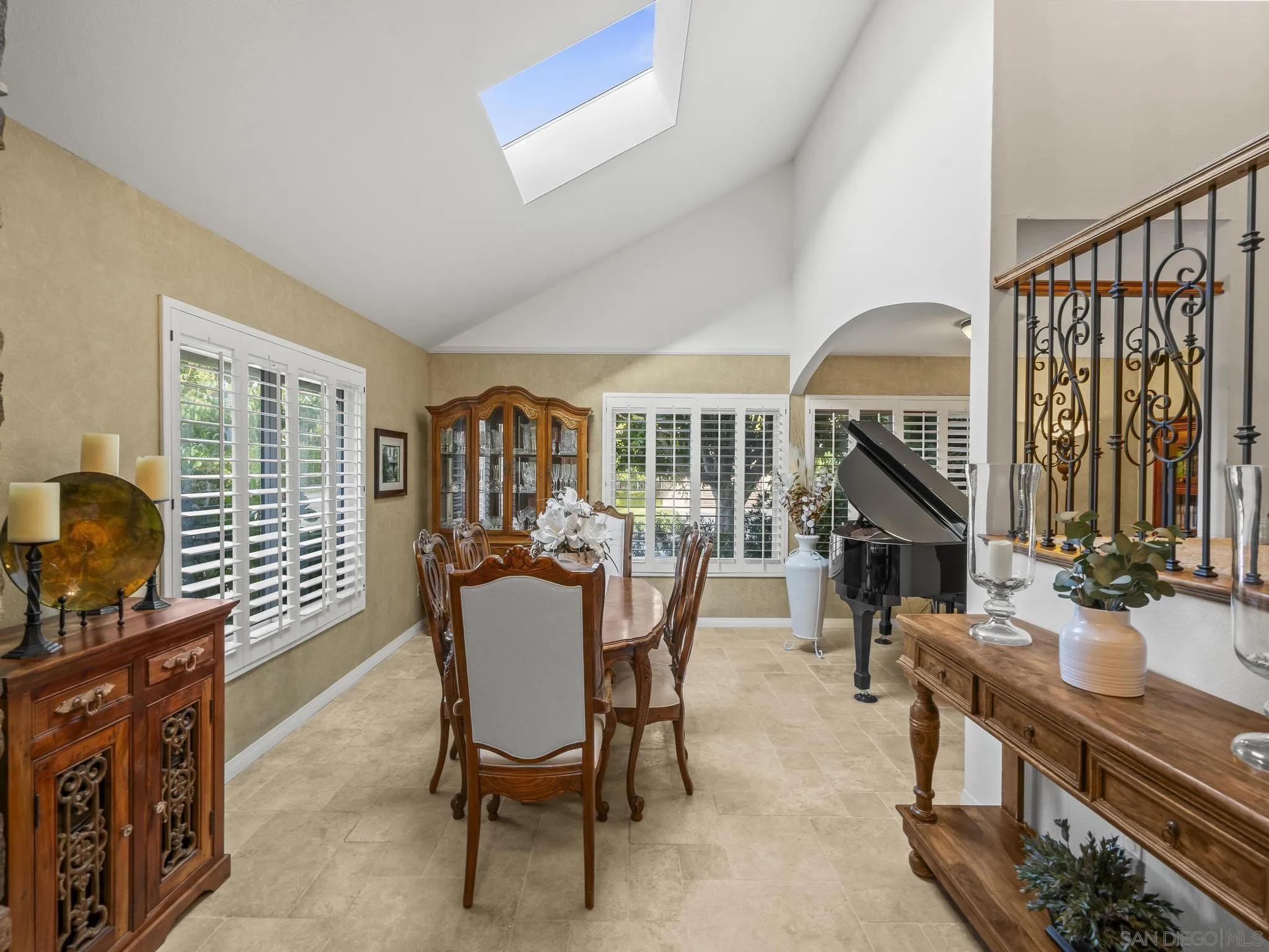 https://cdn.realtyfeed.com/cdn/127/250041319/d6822d14cebf7a605ff20ac561dc8107.webp