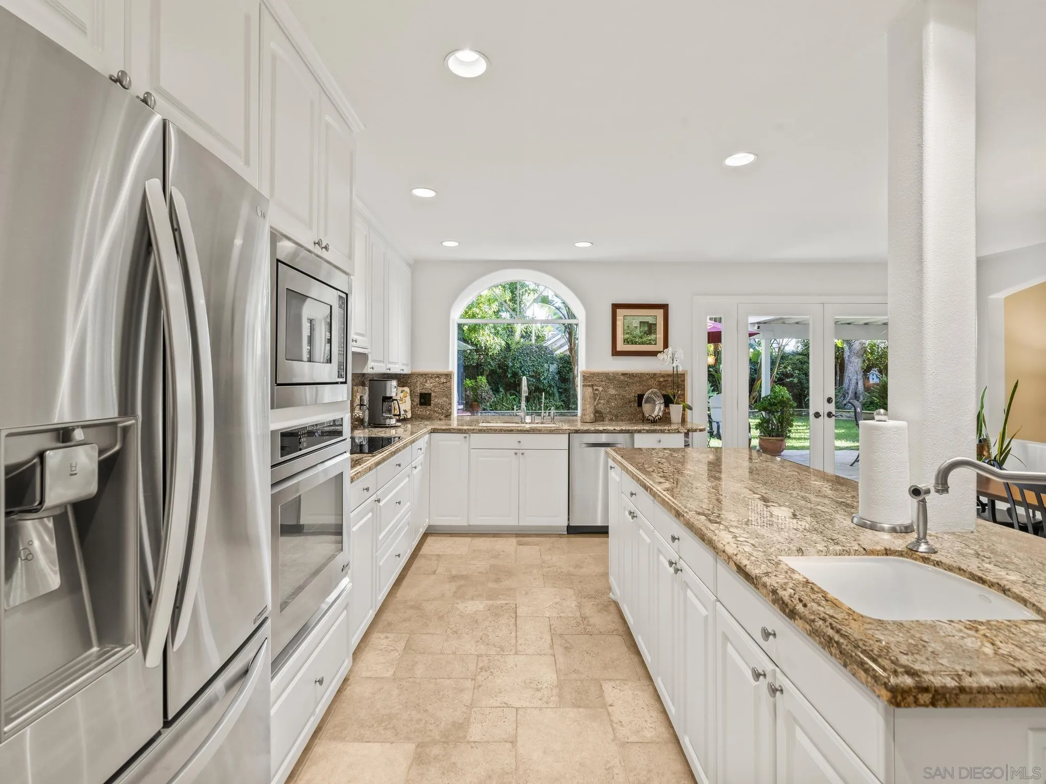 https://cdn.realtyfeed.com/cdn/127/250041319/f28818c6edc4d7e3076f831af1aeefa9.webp