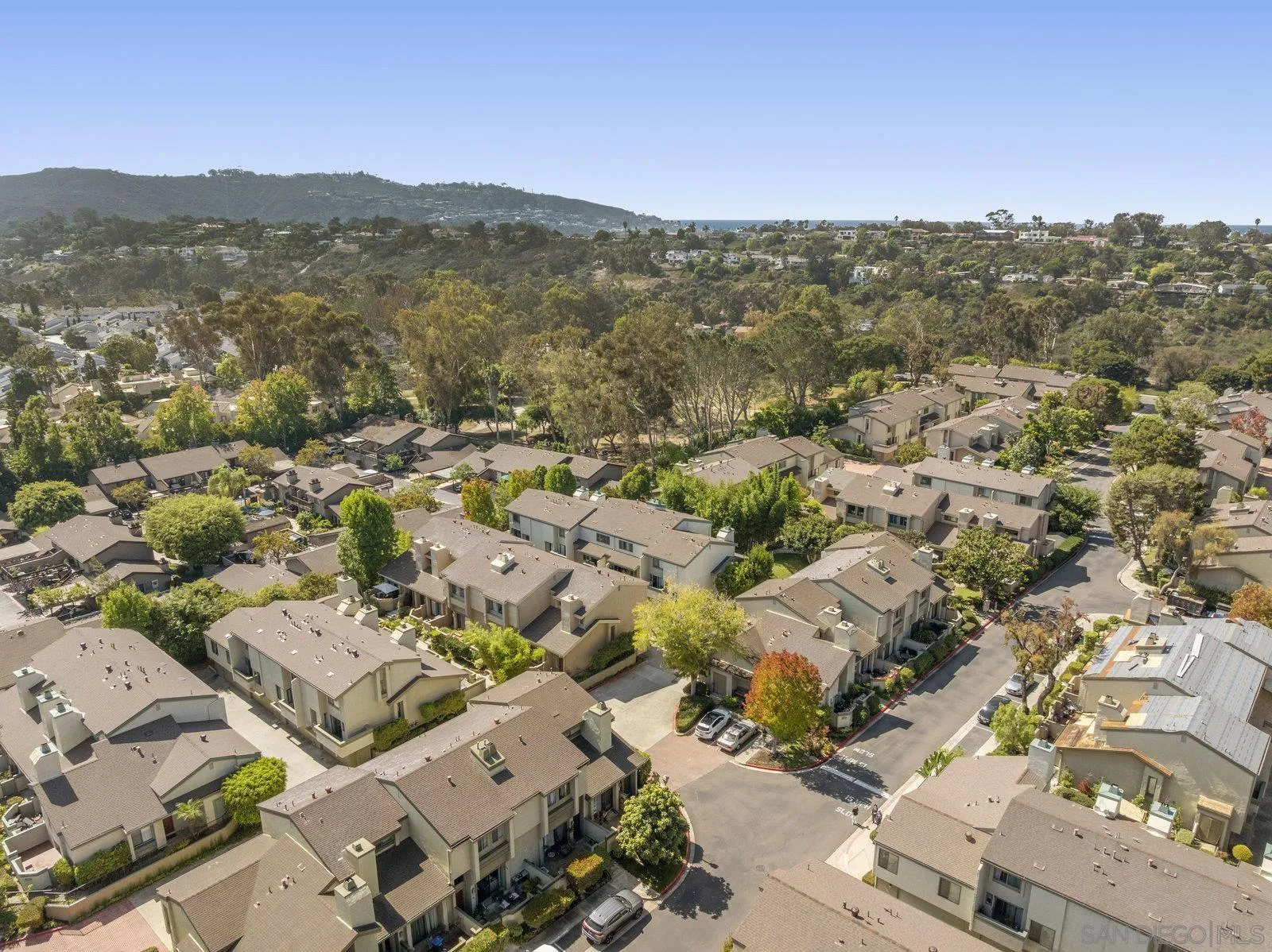 https://cdn.realtyfeed.com/cdn/127/250041320/8fb6a35efb15896f0db66c1b089013eb.webp